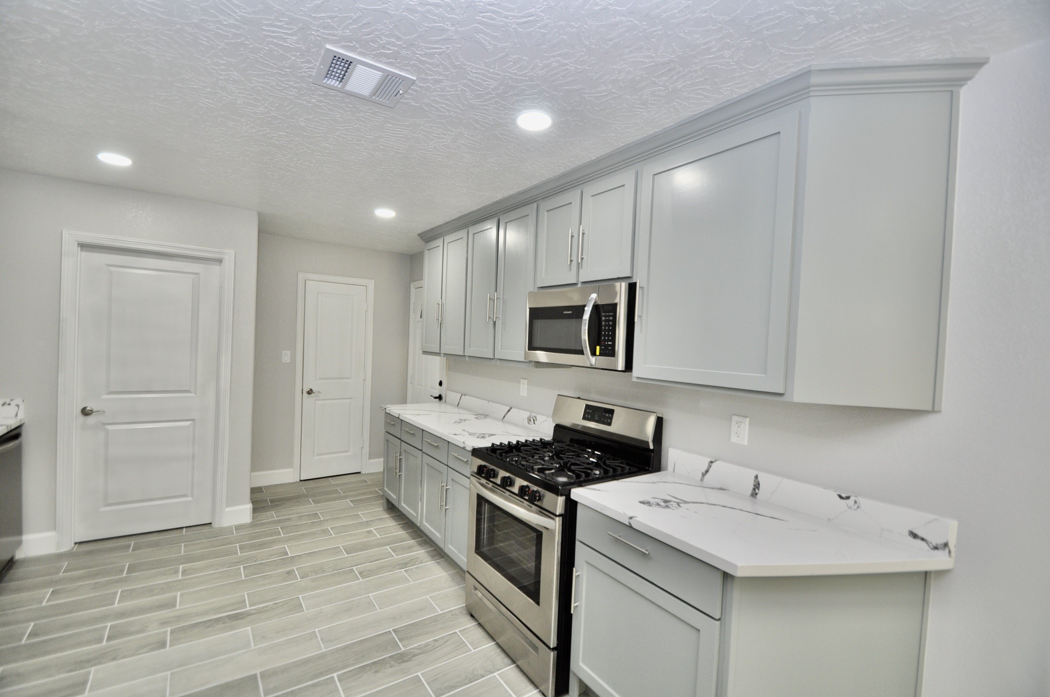 734 Hambrick Court Property Photo 8