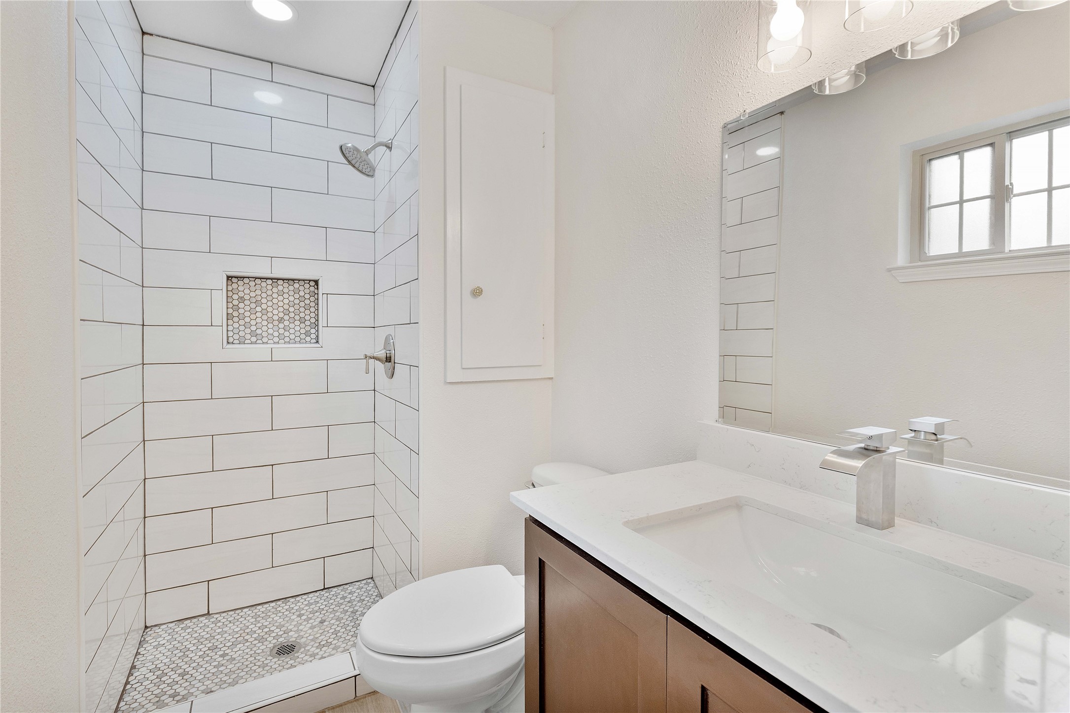 1916 Baywood Drive Property Photo 10