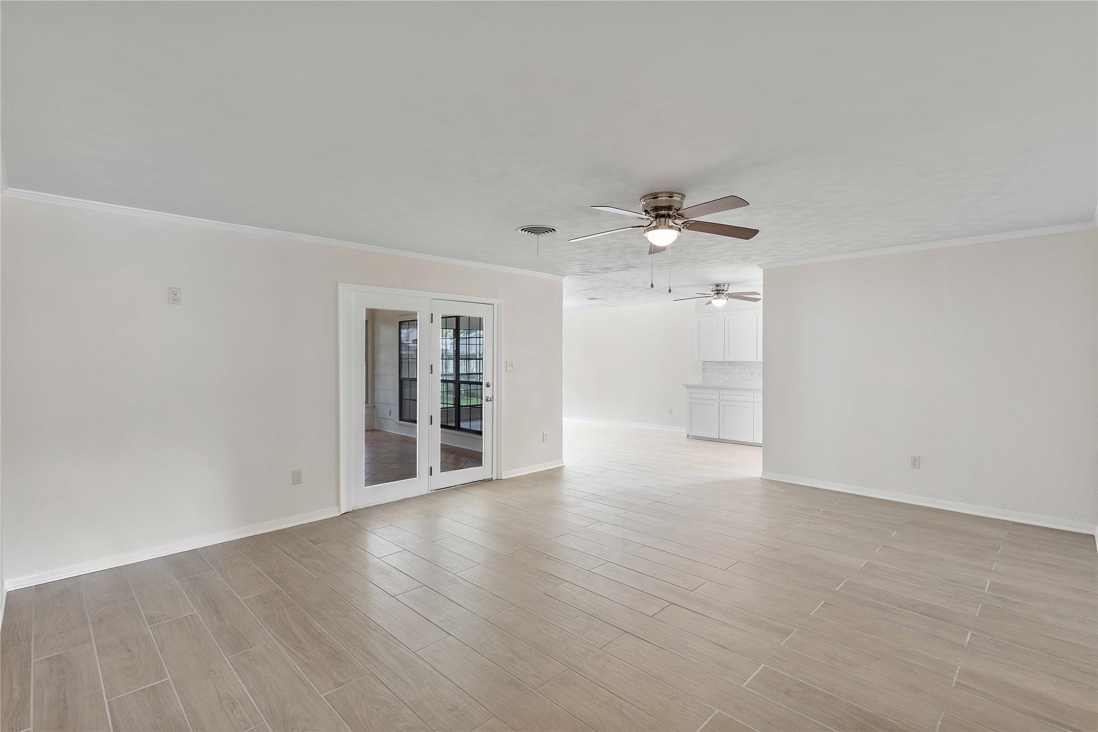 1916 Baywood Drive Property Photo 11