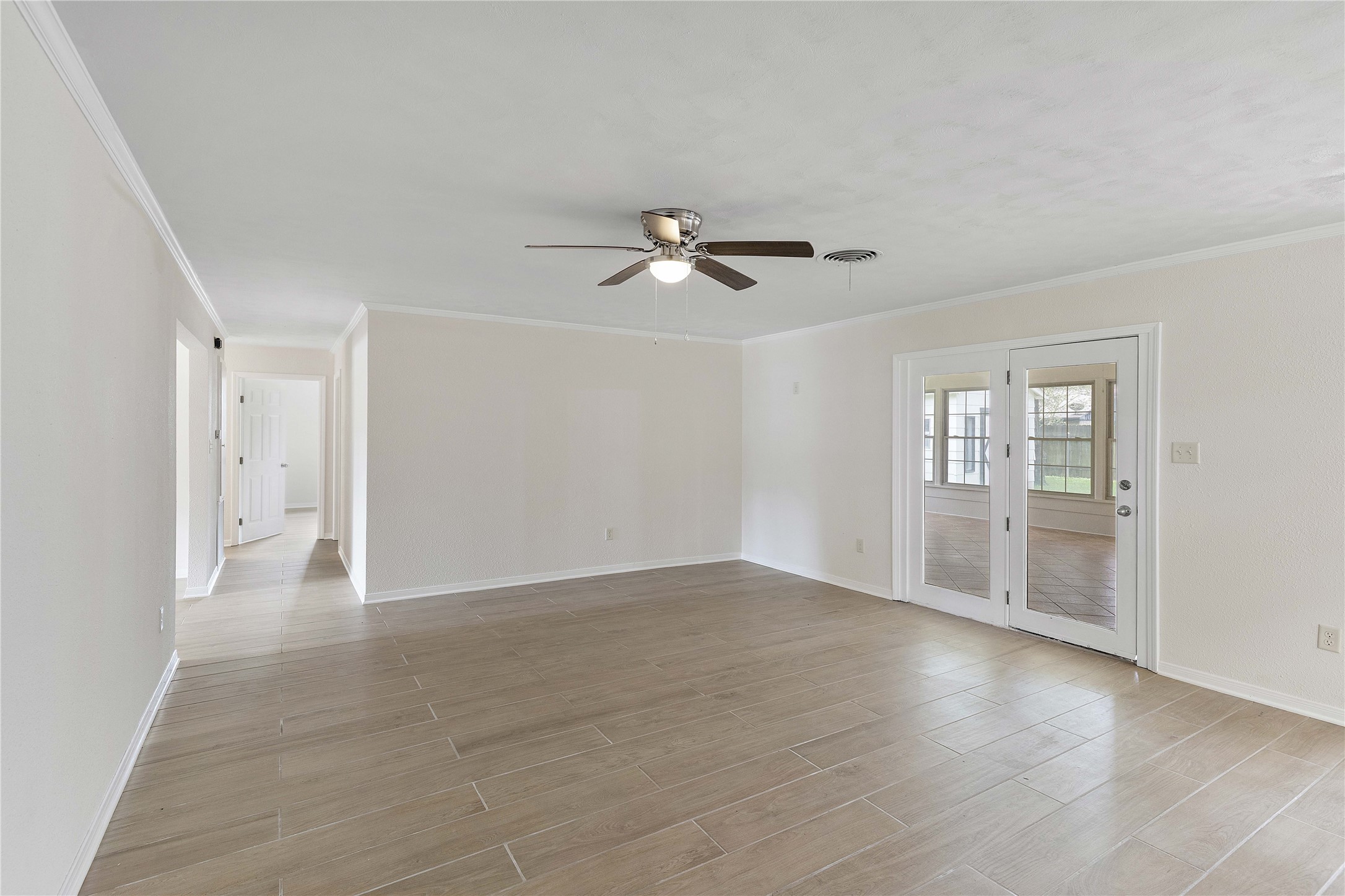 1916 Baywood Drive Property Photo 13