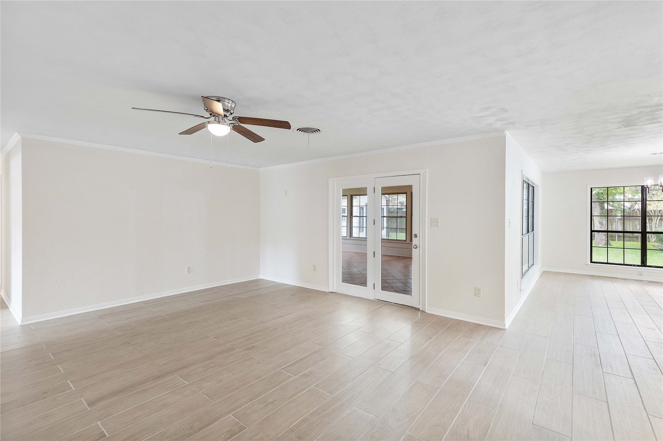 1916 Baywood Drive Property Photo 14