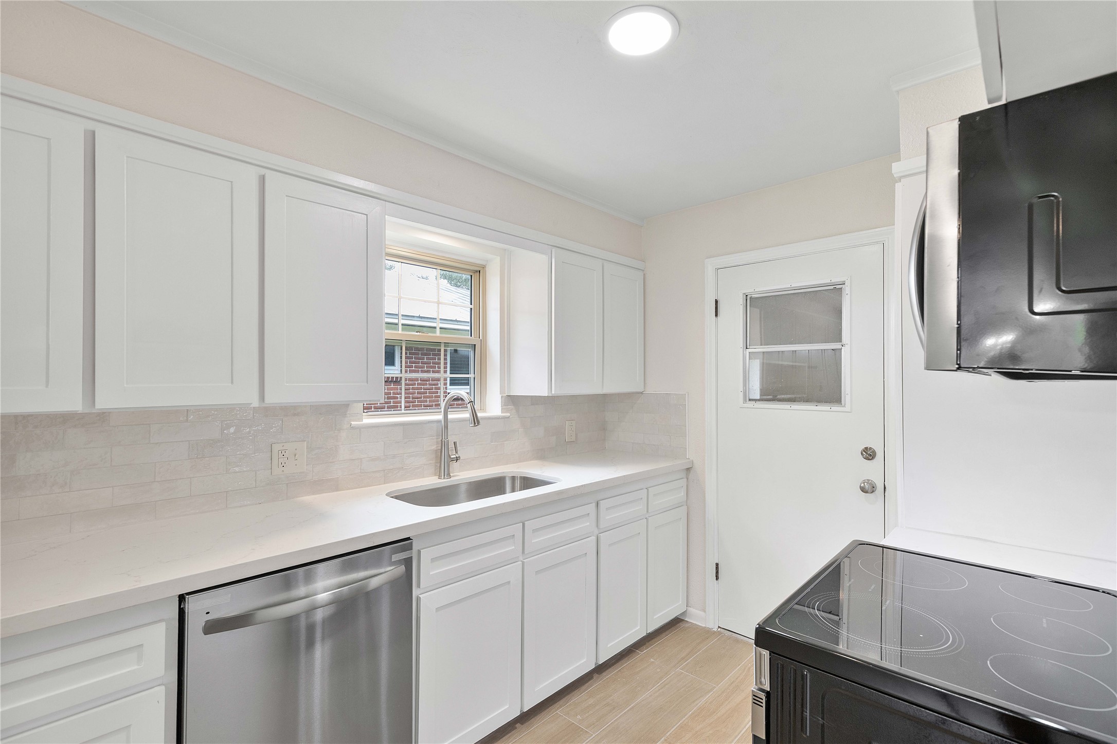 1916 Baywood Drive Property Photo 15