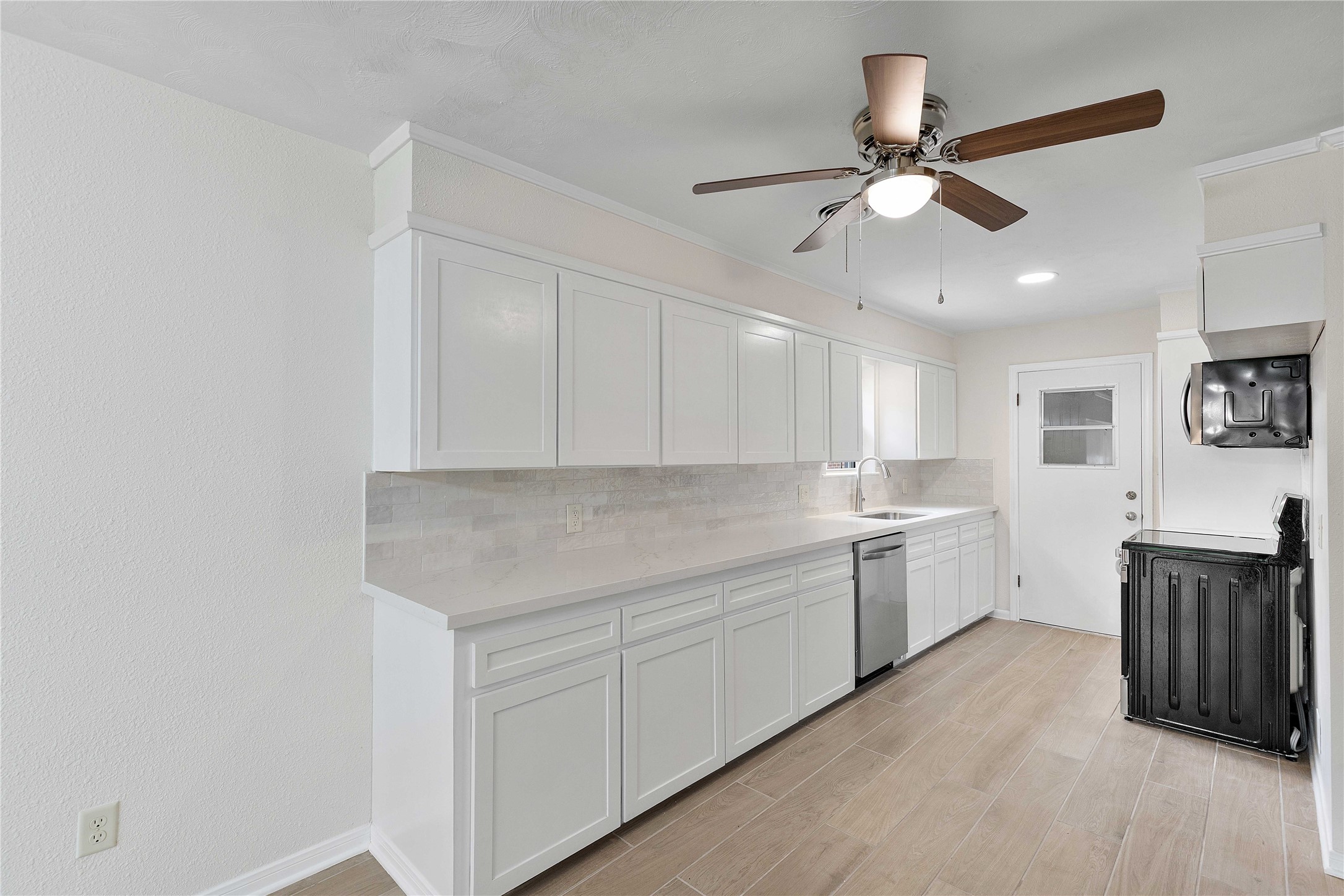 1916 Baywood Drive Property Photo 34