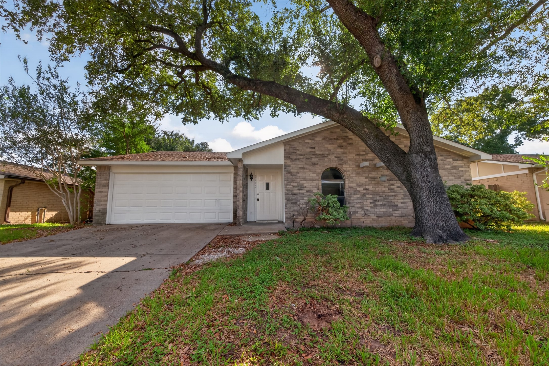 5110 Lerwick Drive Property Photo 3
