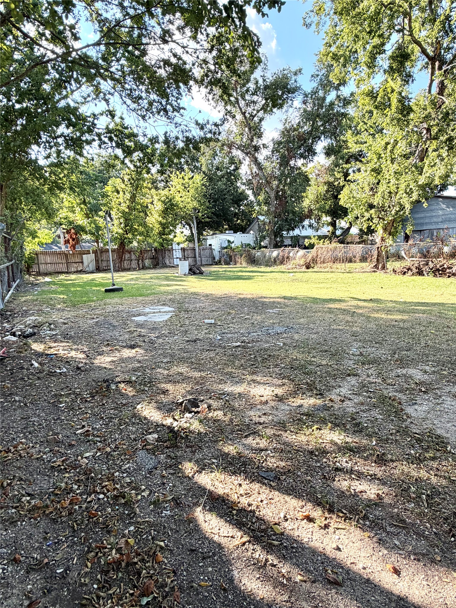 2936 Golfcrest Boulevard Property Photo 4