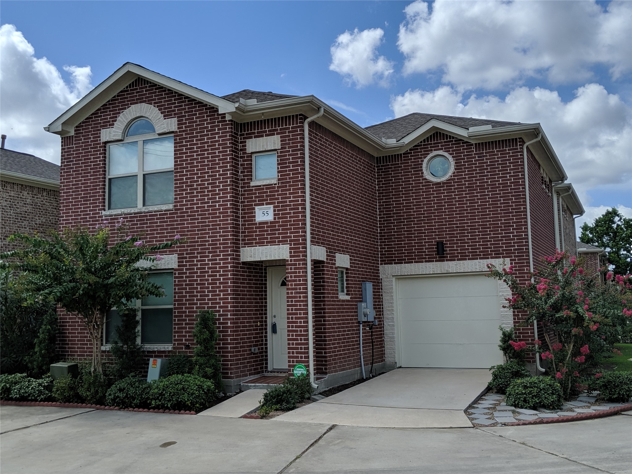 5951 S Loop E 55 Property Photo 1