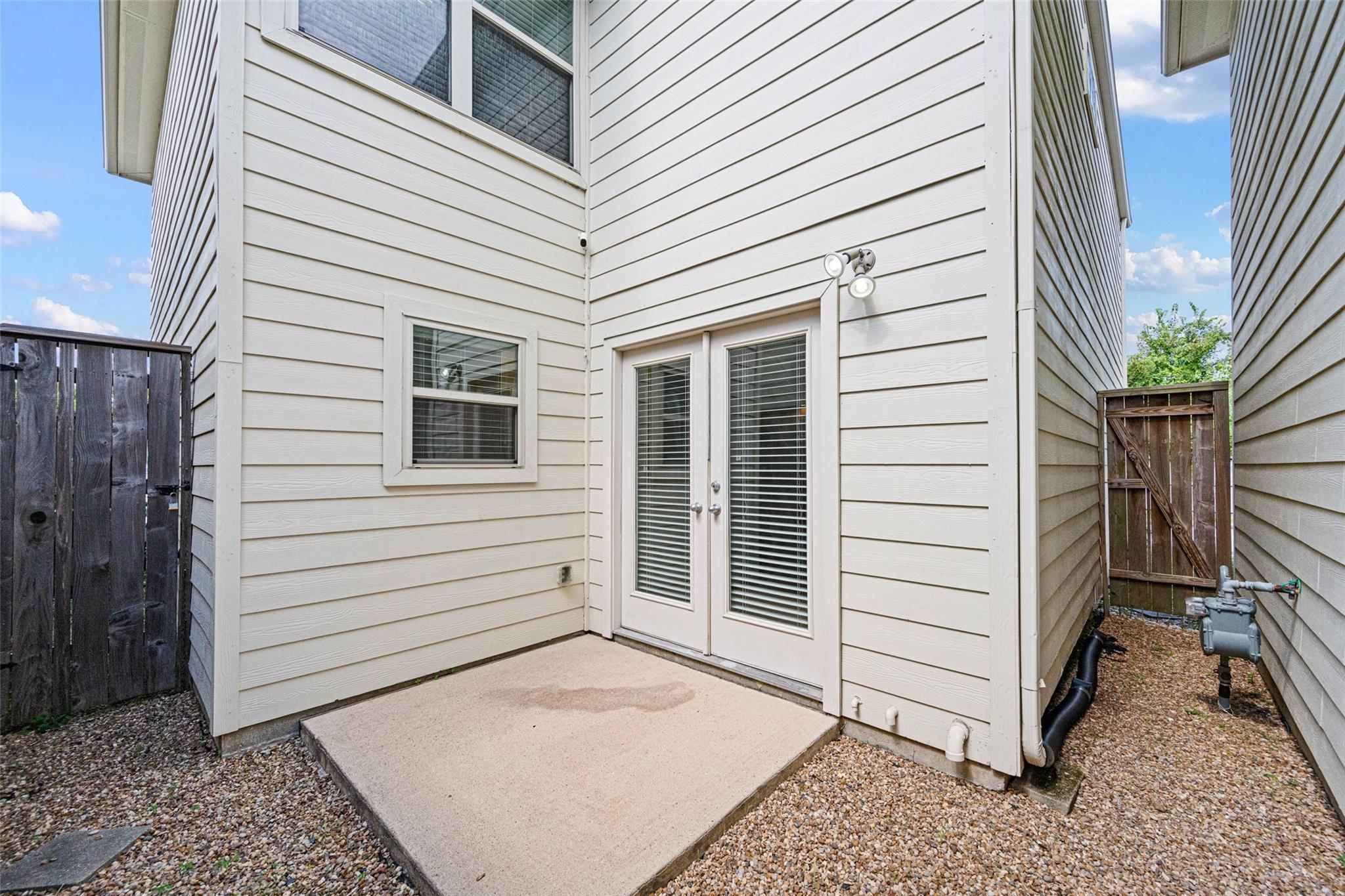 5951 S Loop E 55 Property Photo 5
