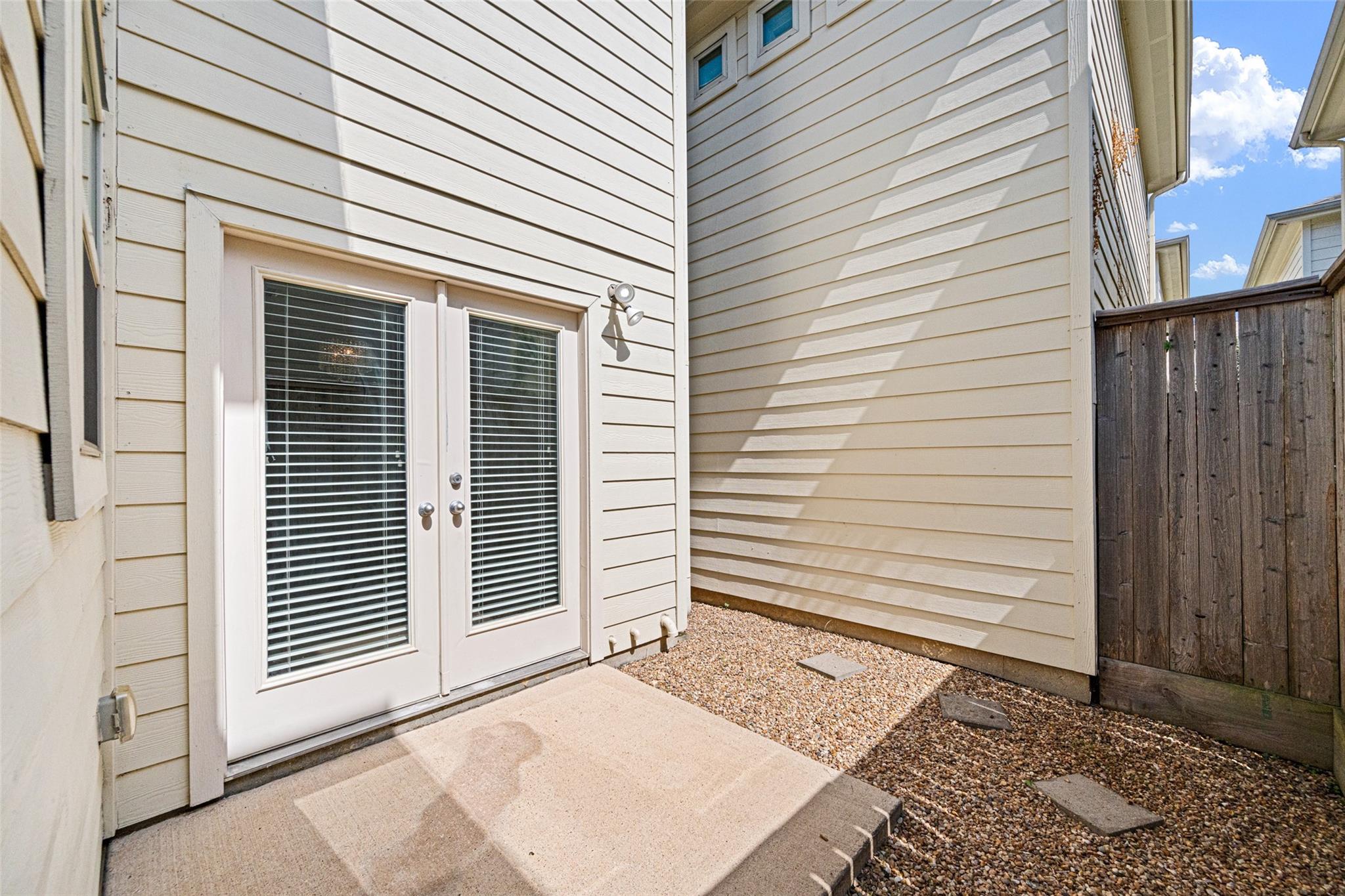 5951 S Loop E 55 Property Photo 6