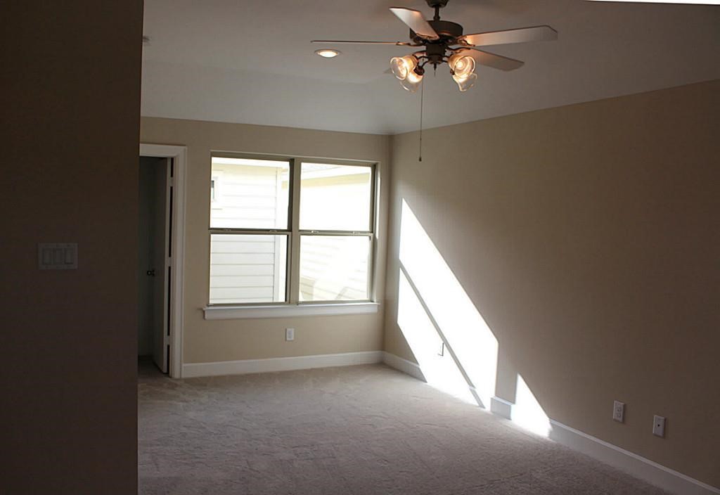 5951 S Loop E 55 Property Photo 8
