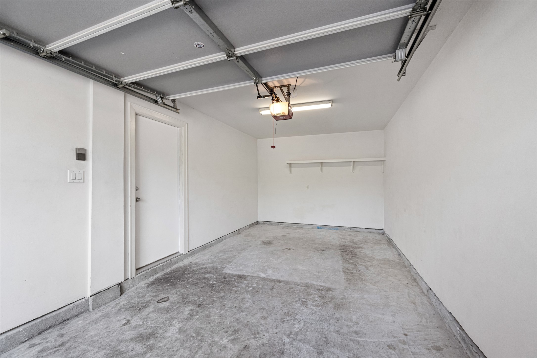 5951 S Loop E 55 Property Photo 11