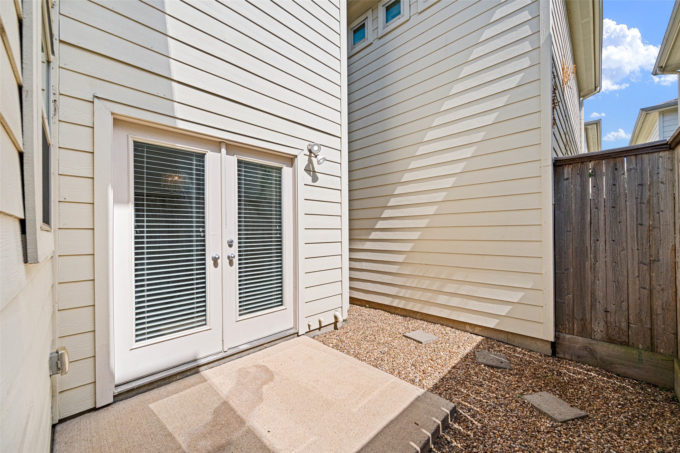 5951 S Loop E 55 Property Photo 17