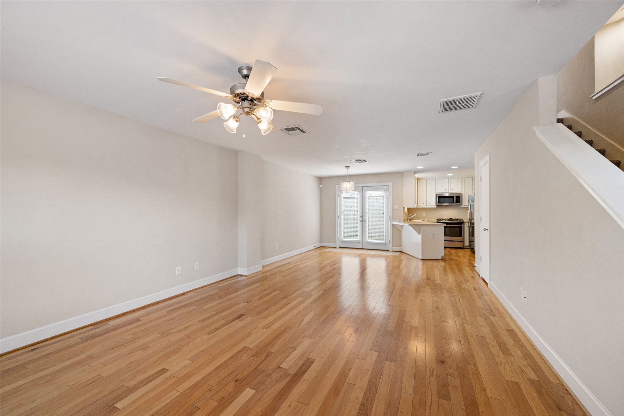 5951 S Loop E 55 Property Photo 19