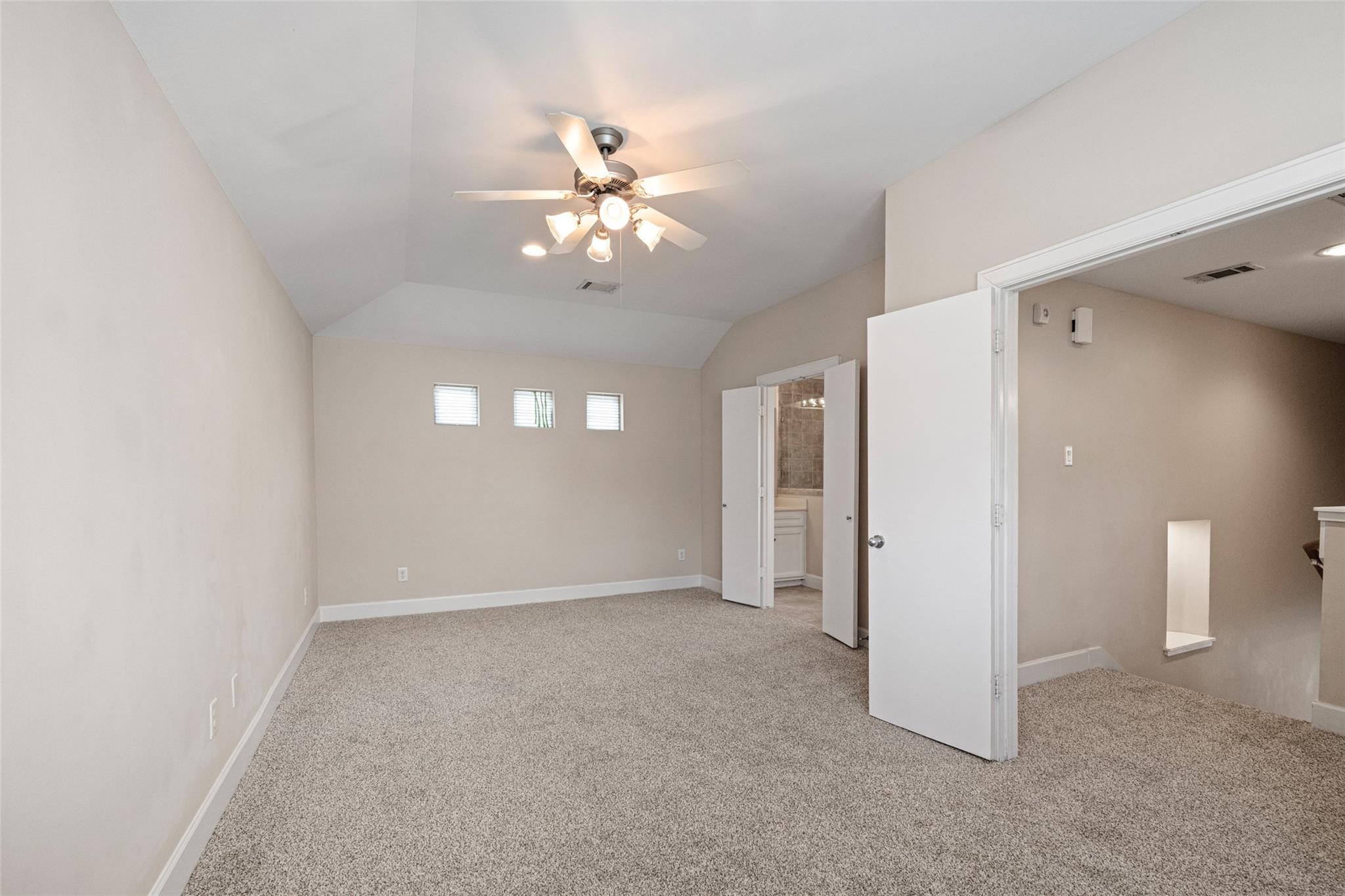 5951 S Loop E 55 Property Photo 23