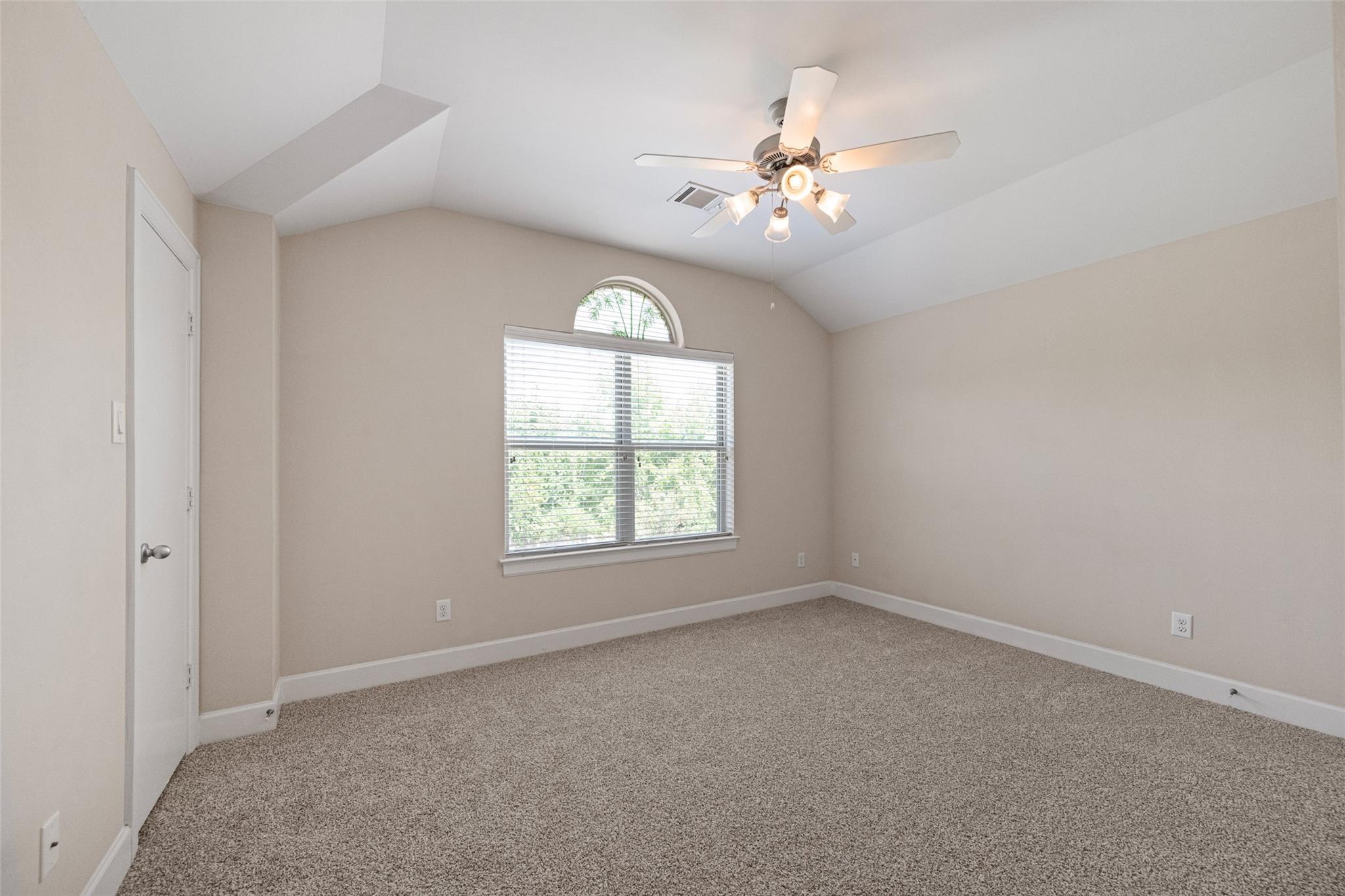 5951 S Loop E 55 Property Photo 32