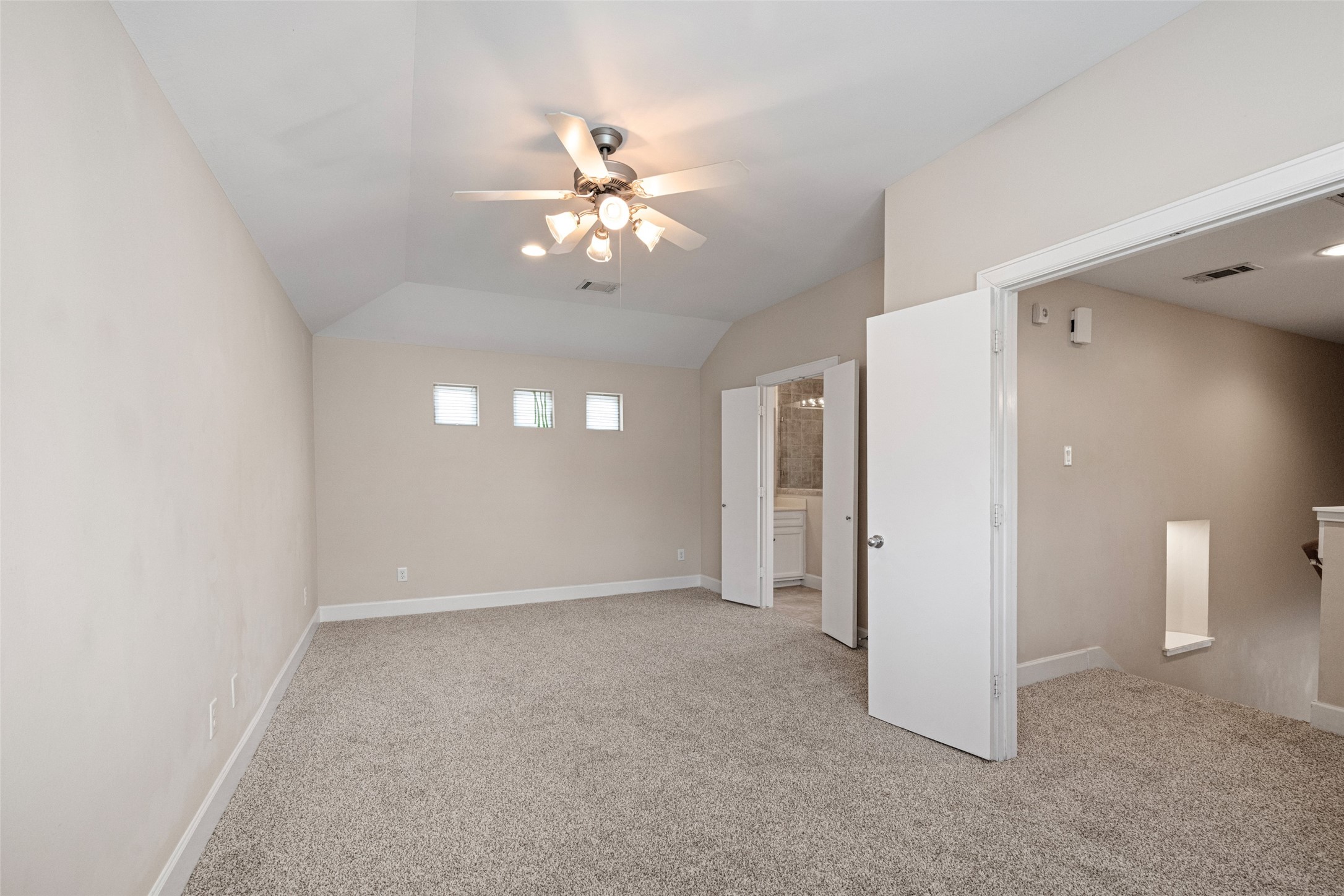 5951 S Loop E 55 Property Photo 34
