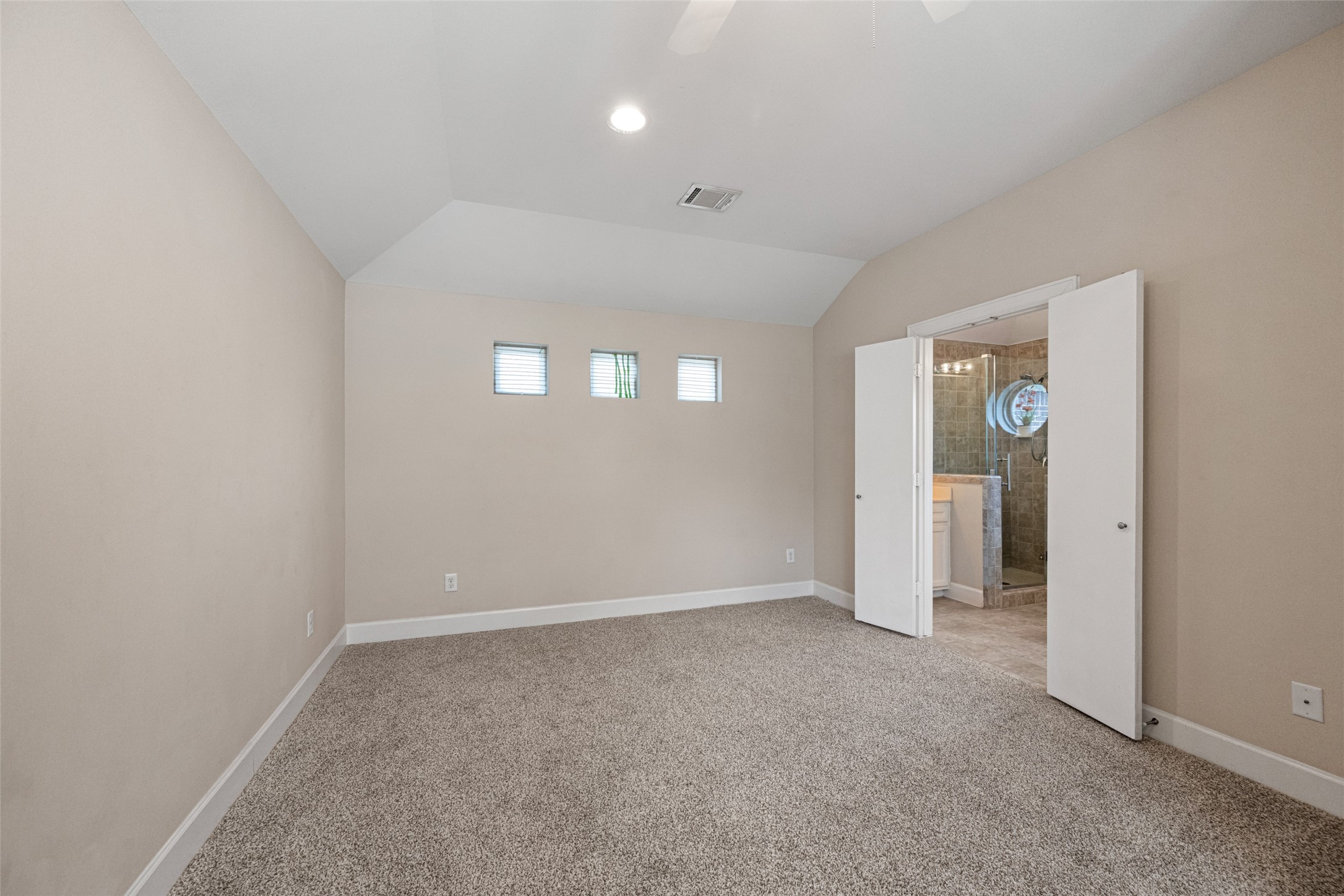 5951 S Loop E 55 Property Photo 35