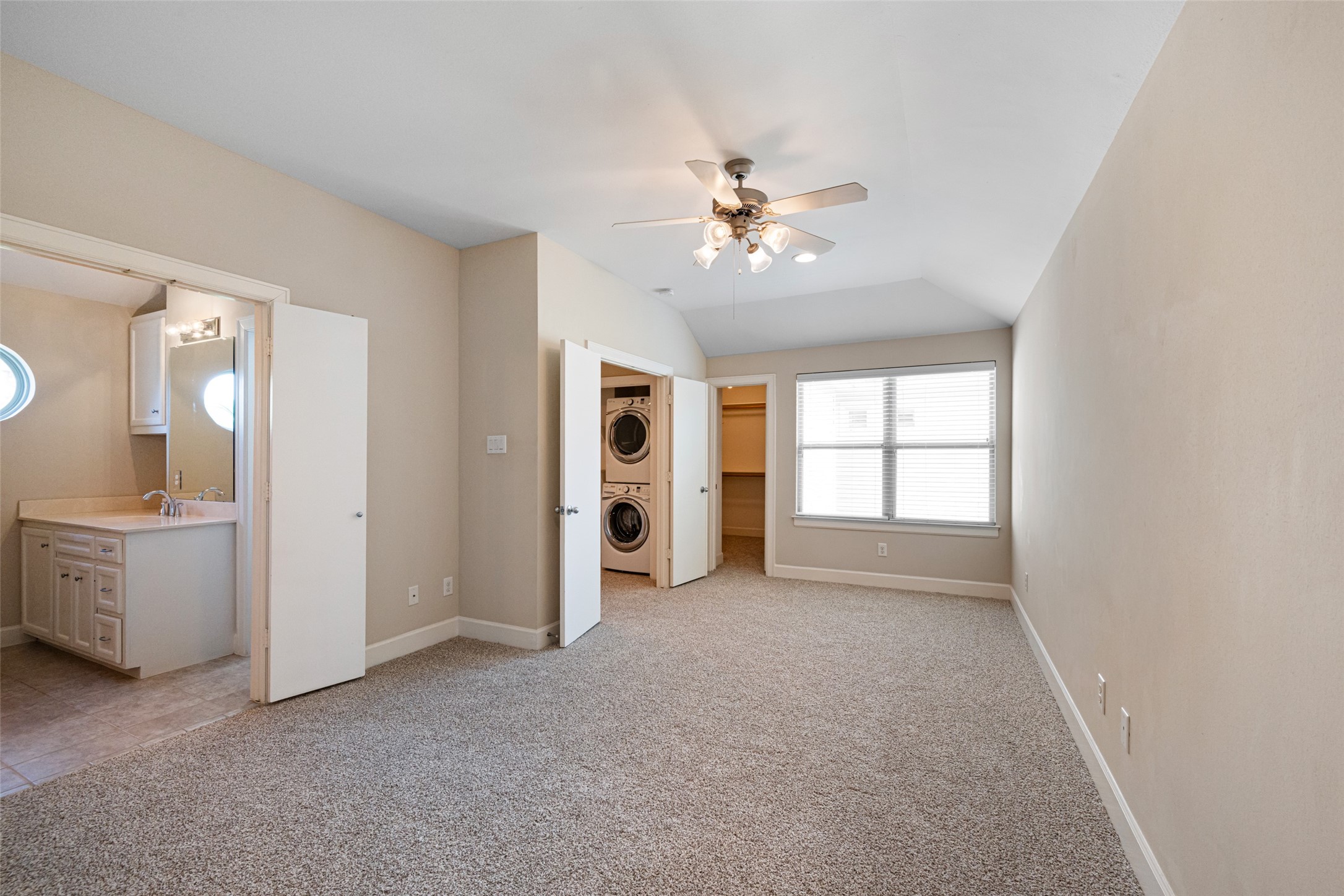 5951 S Loop E 55 Property Photo 36