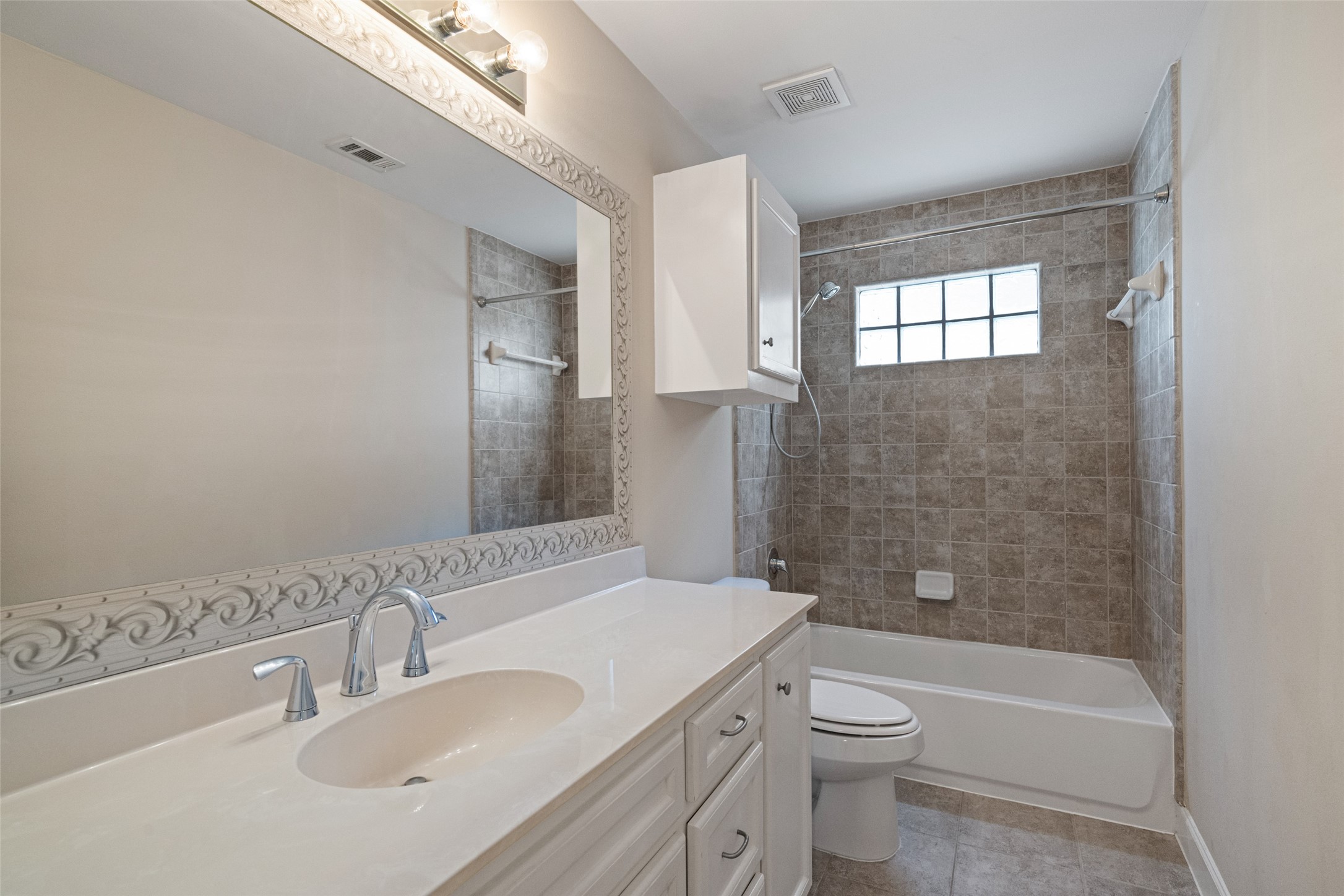 5951 S Loop E 55 Property Photo 42