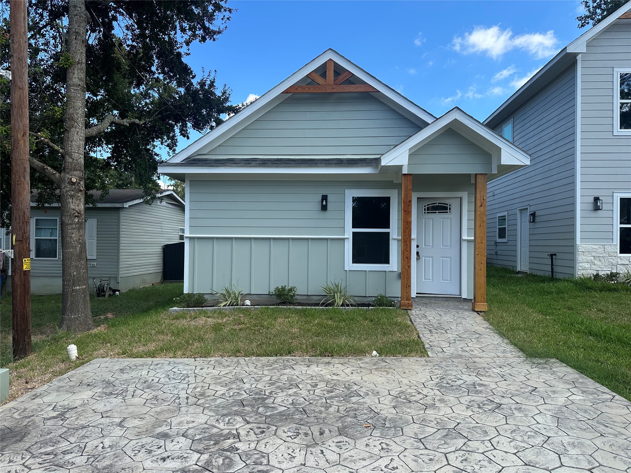 16740 E Ivanhoe Property Photo 1