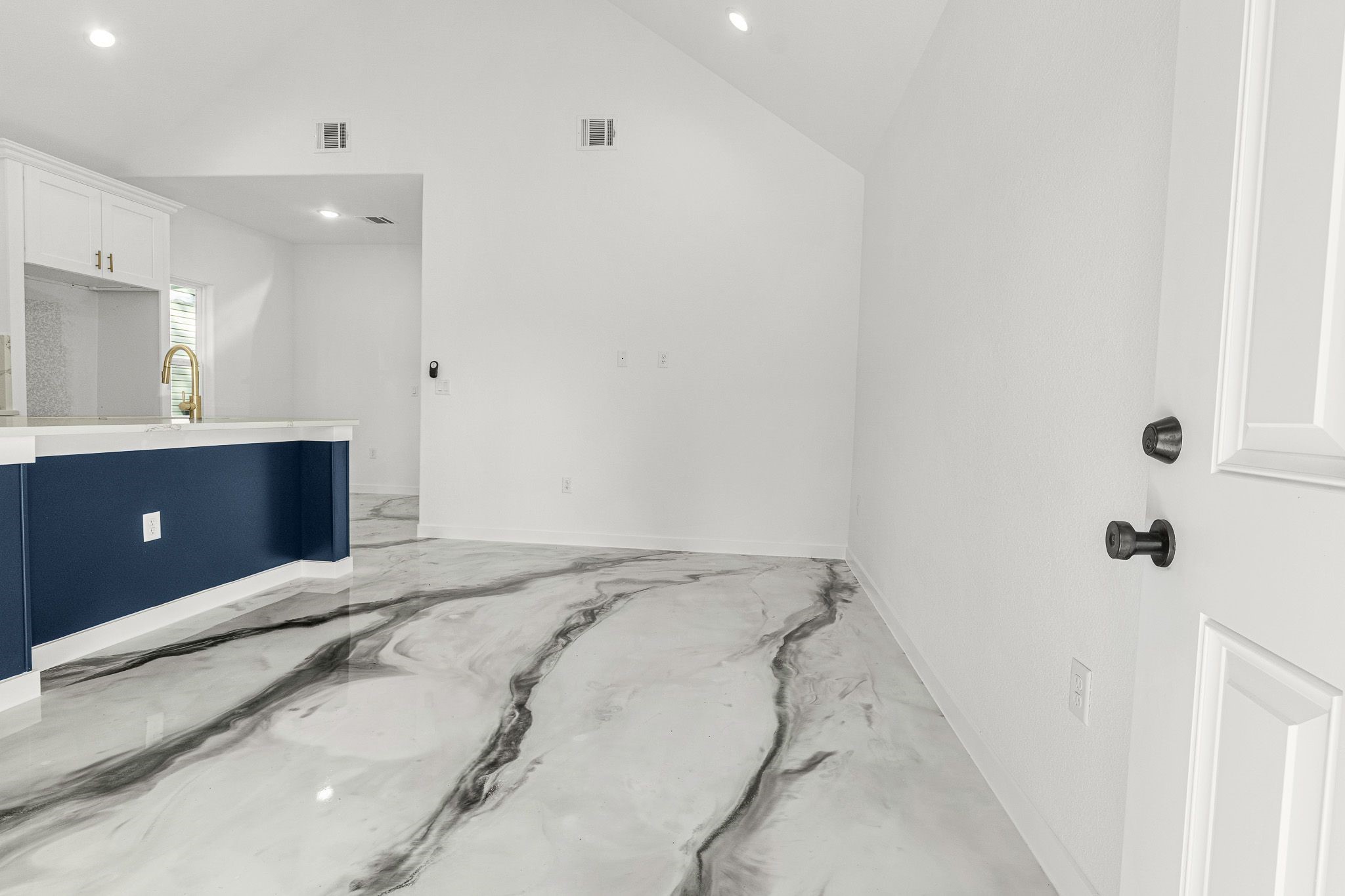 16740 E Ivanhoe Property Photo 4