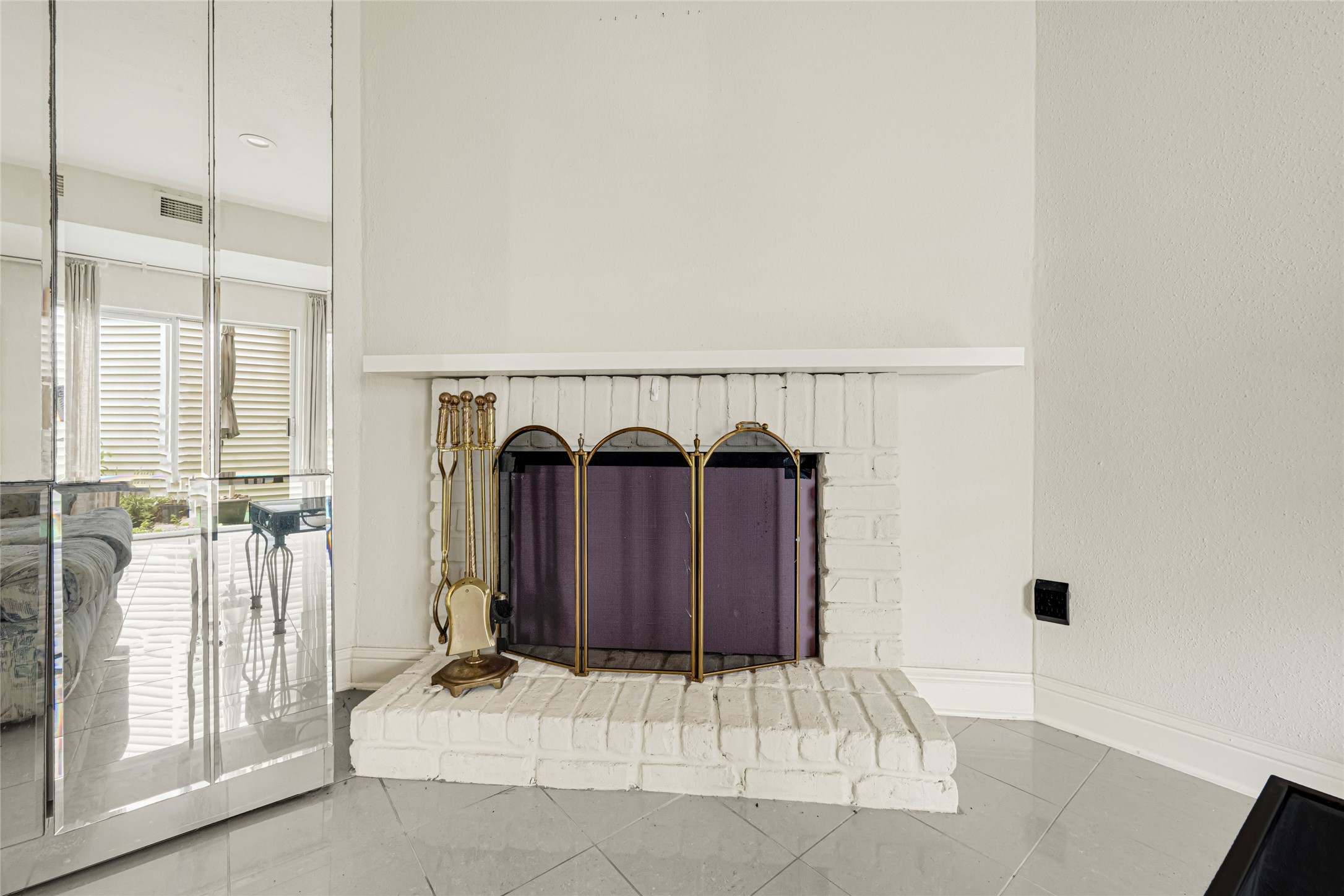 9809 Richmond Ave, Unit J-12 Property Photo 6