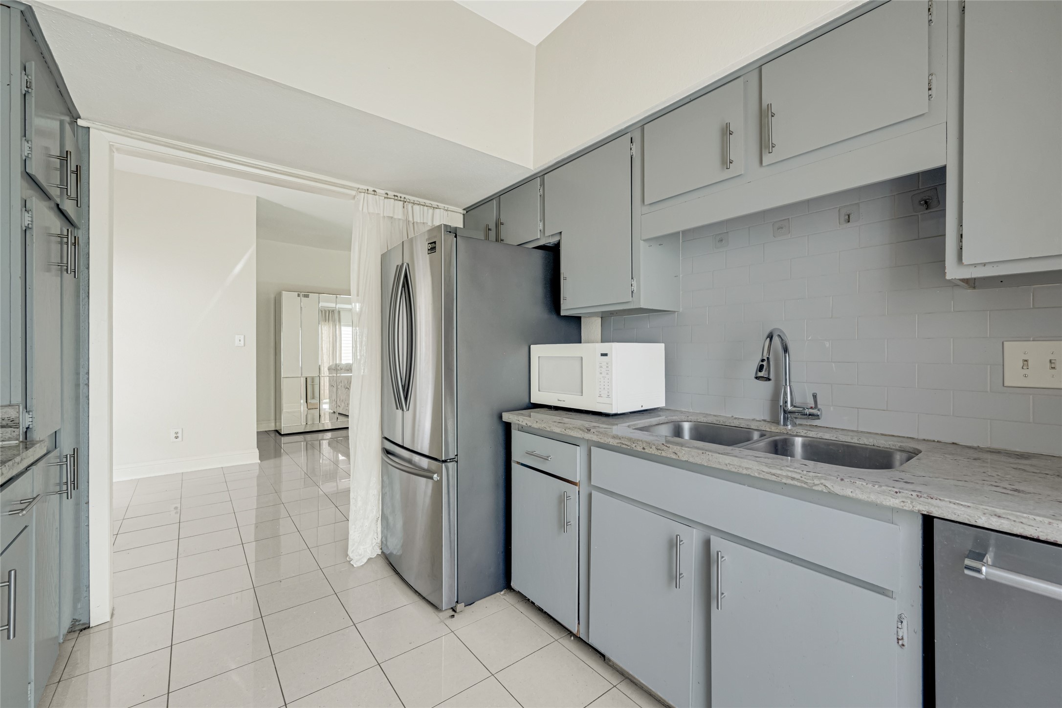 9809 Richmond Ave, Unit J-12 Property Photo 9