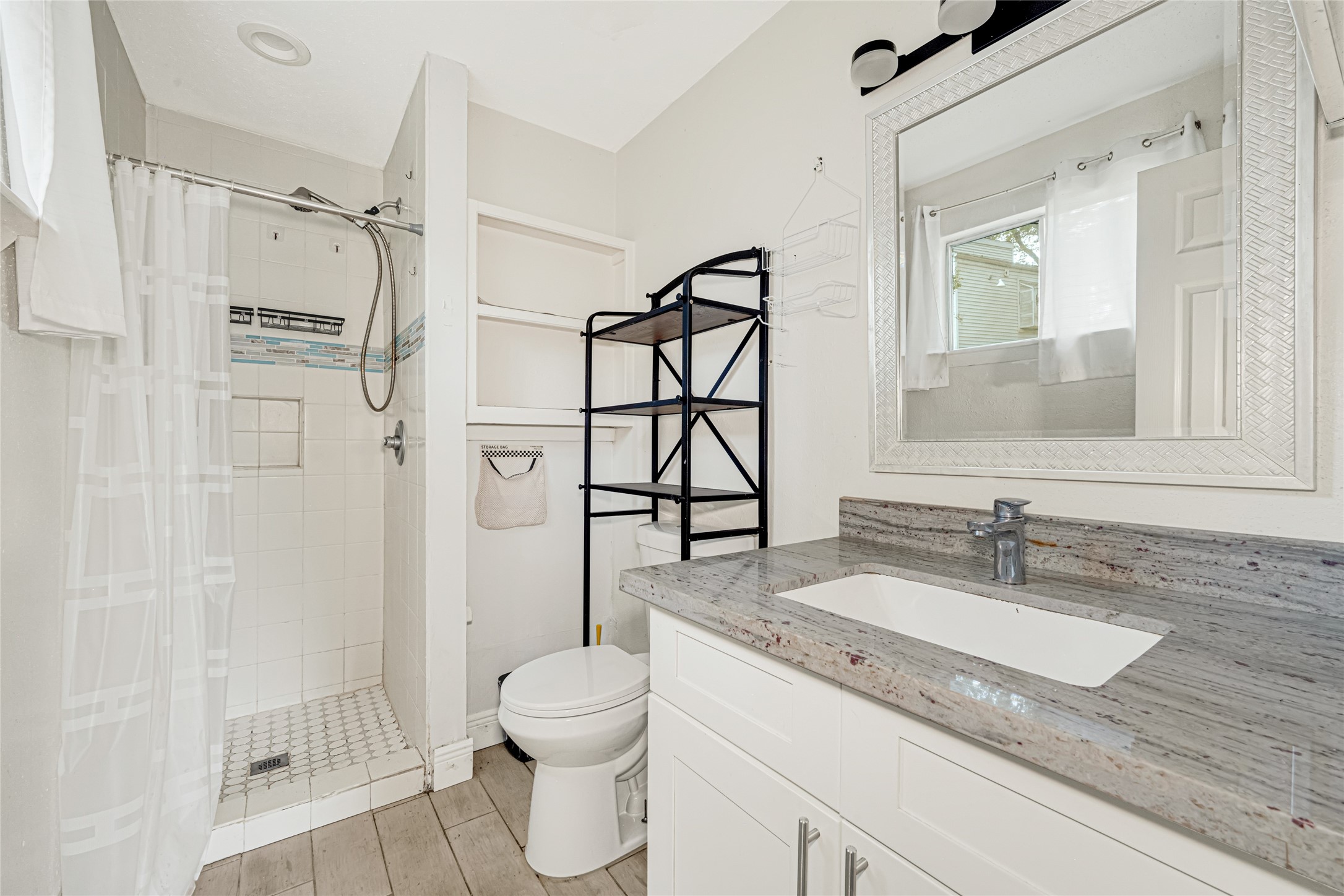 9809 Richmond Ave, Unit J-12 Property Photo 18