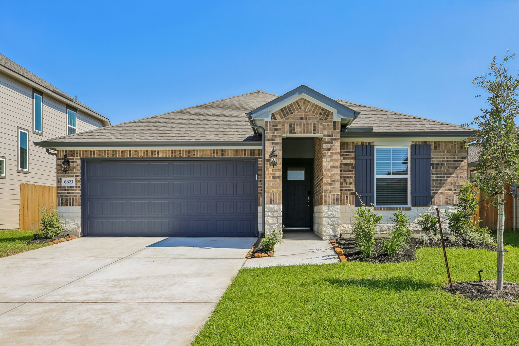 6623 Castella Drive Property Photo 2