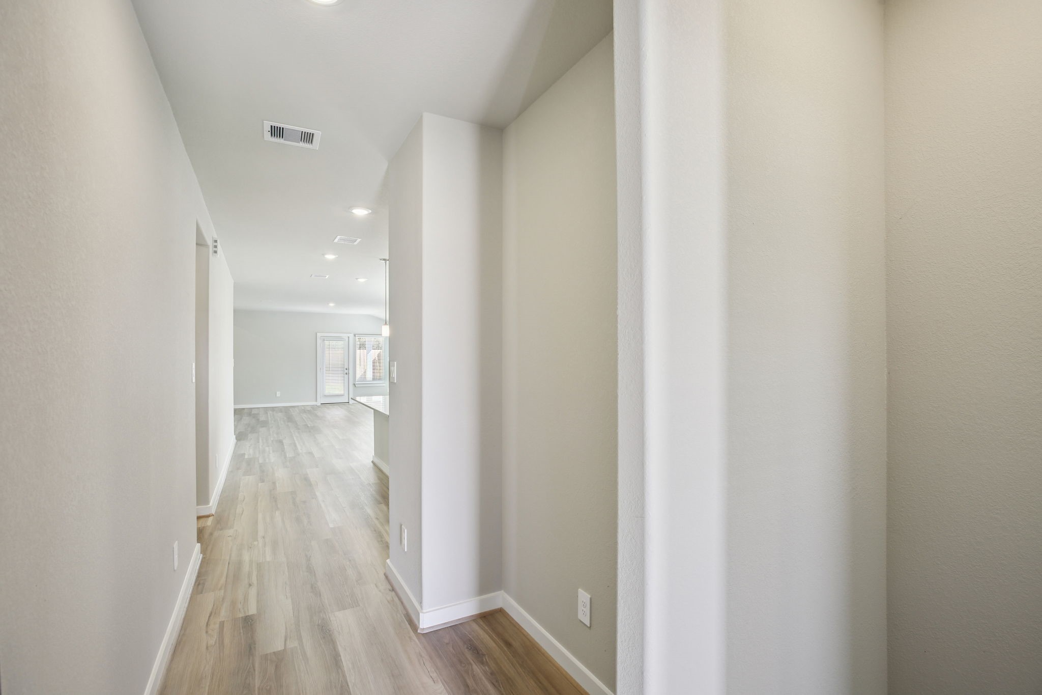 6623 Castella Drive Property Photo 3