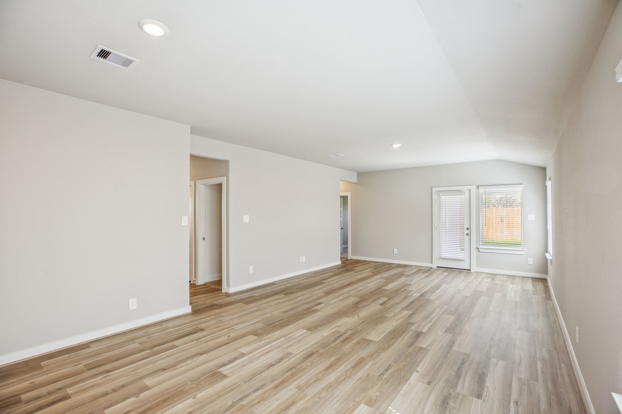 6623 Castella Drive Property Photo 6