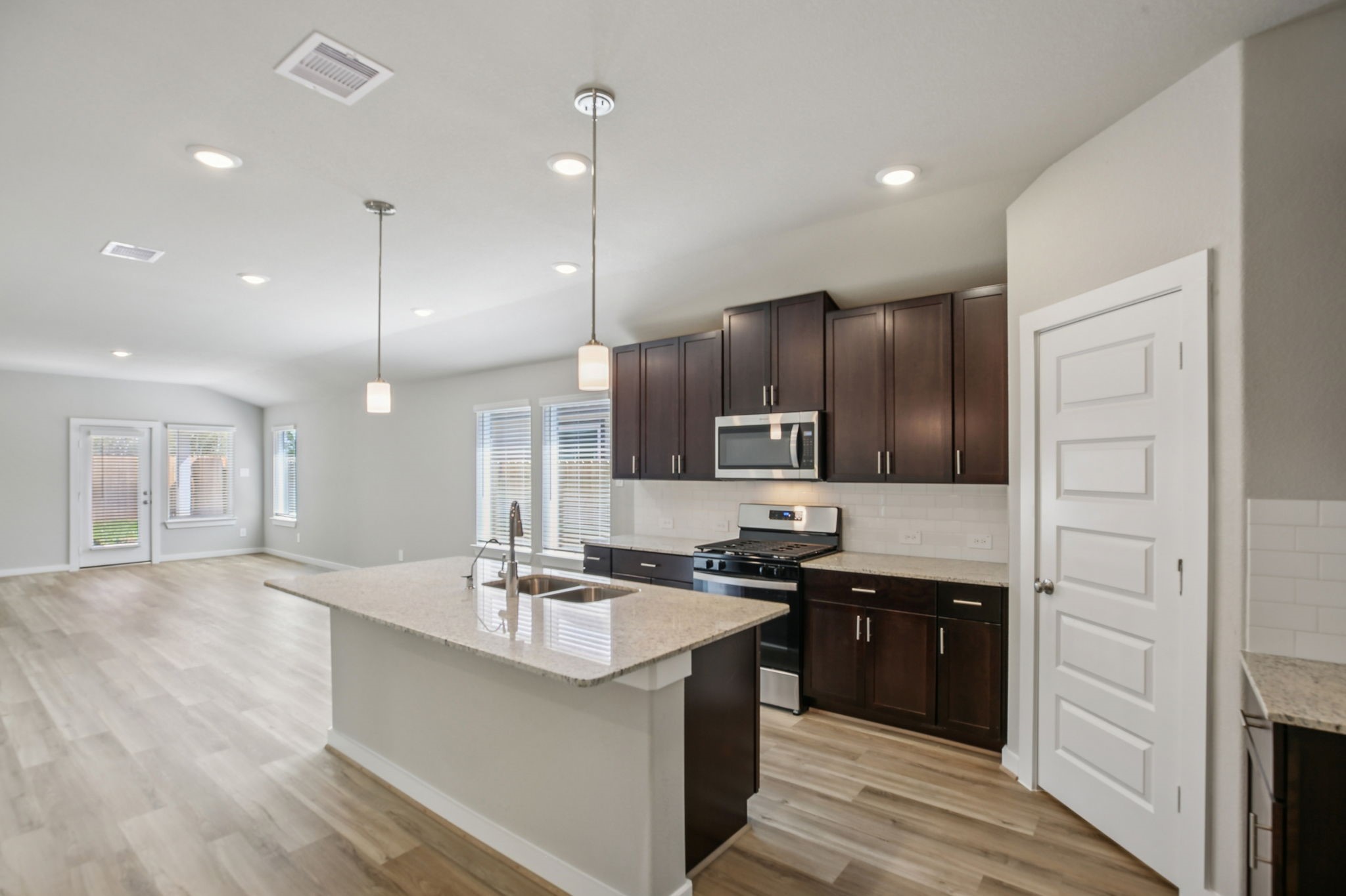 6623 Castella Drive Property Photo 9