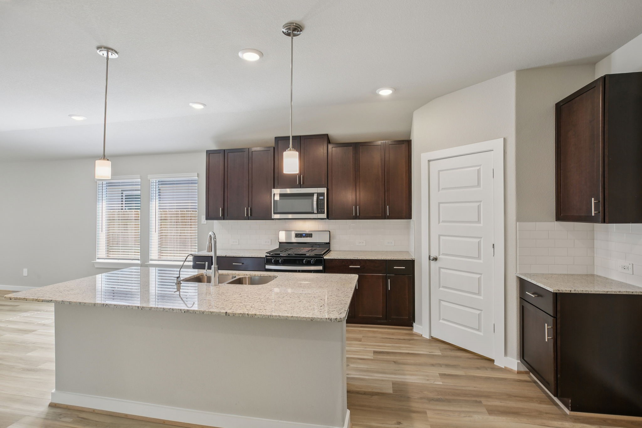 6623 Castella Drive Property Photo 10