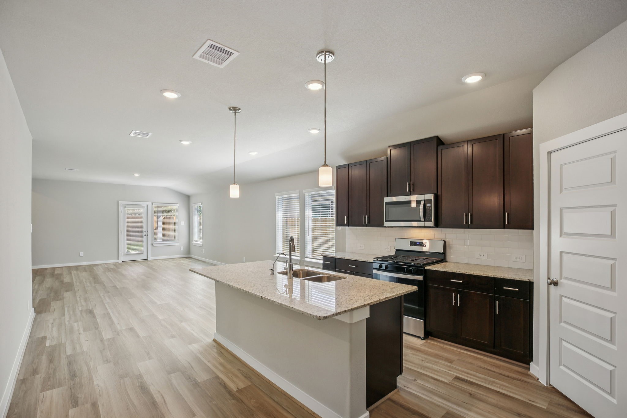 6623 Castella Drive Property Photo 11