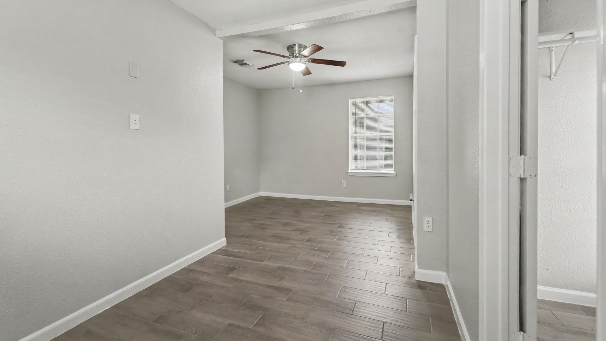 11231 Tamworth Drive Property Photo 5