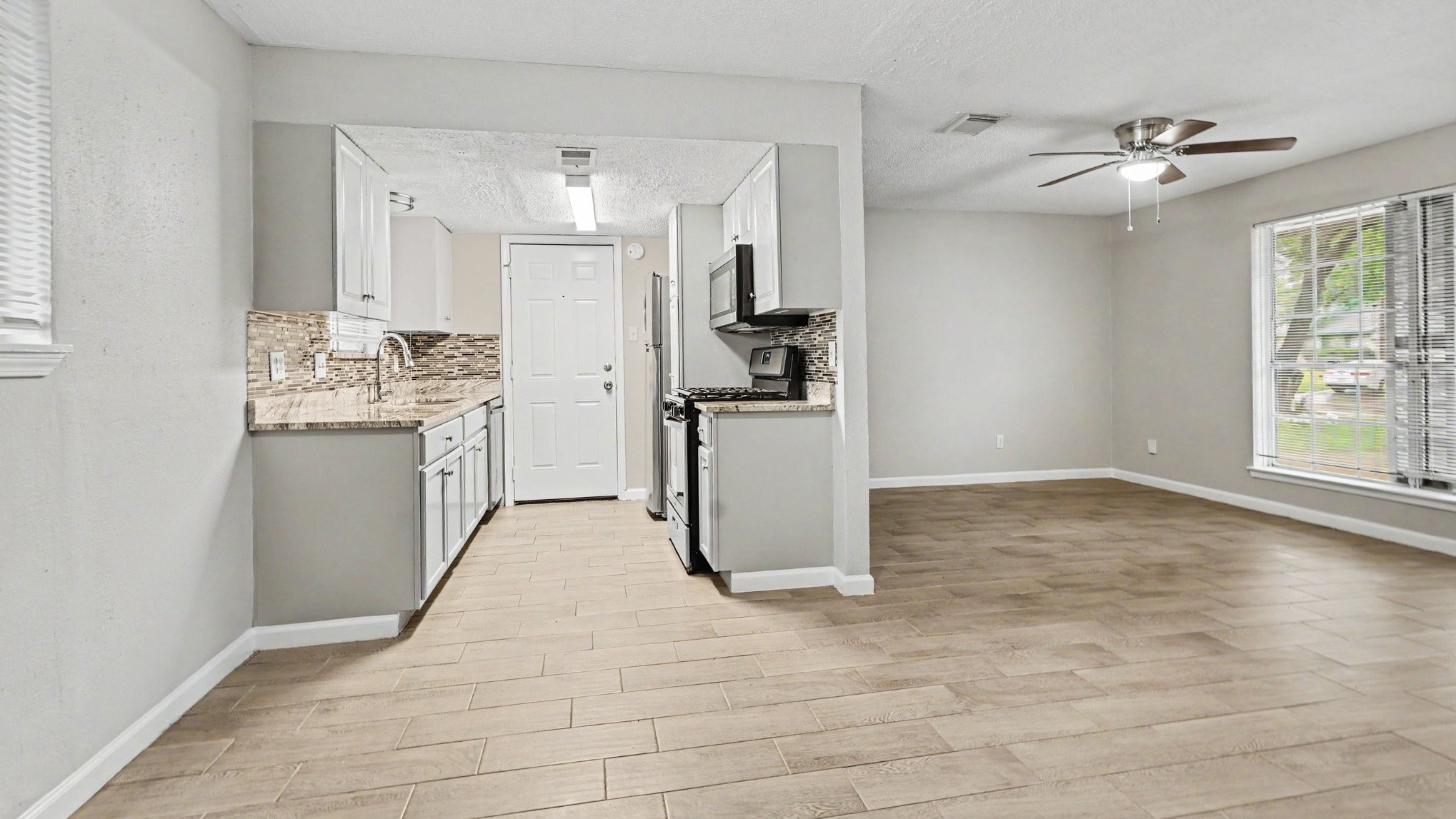 11231 Tamworth Drive Property Photo 7