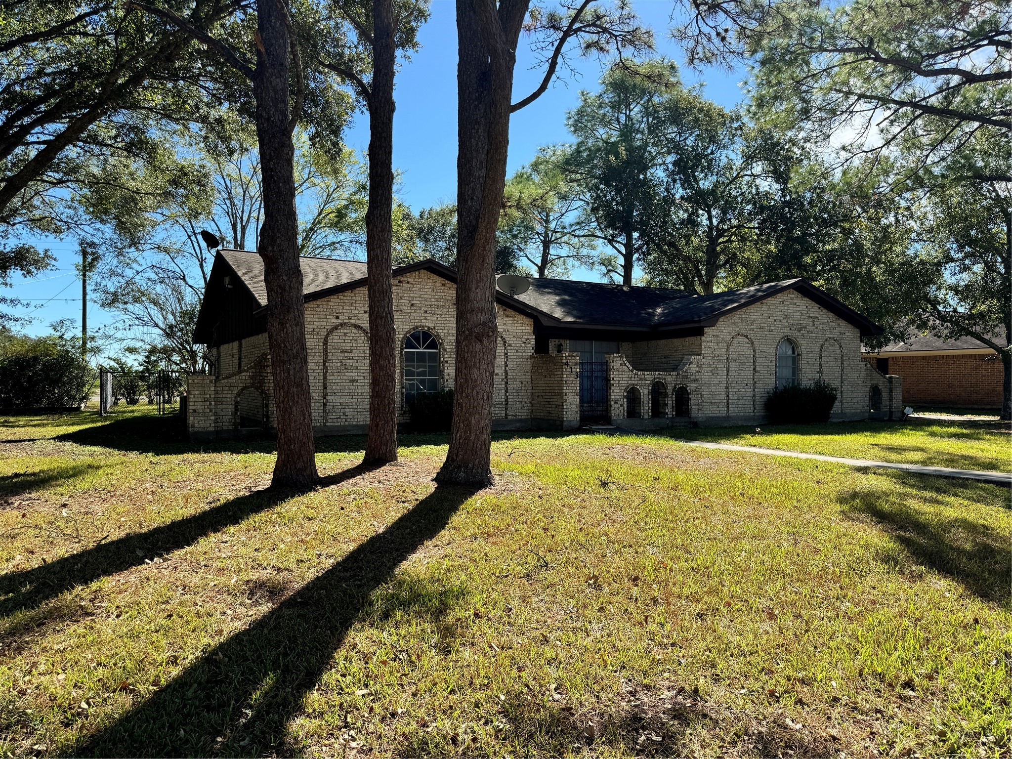 413 Elm Drive Property Photo 1