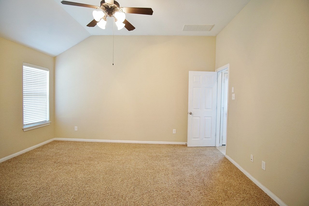 26834 Henson Falls Drive Property Photo 9