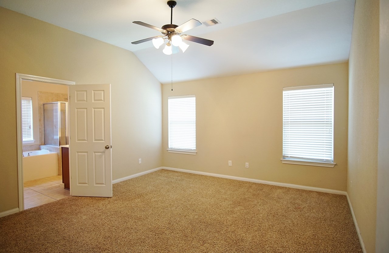 26834 Henson Falls Drive Property Photo 10