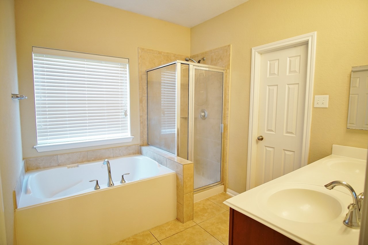 26834 Henson Falls Drive Property Photo 11