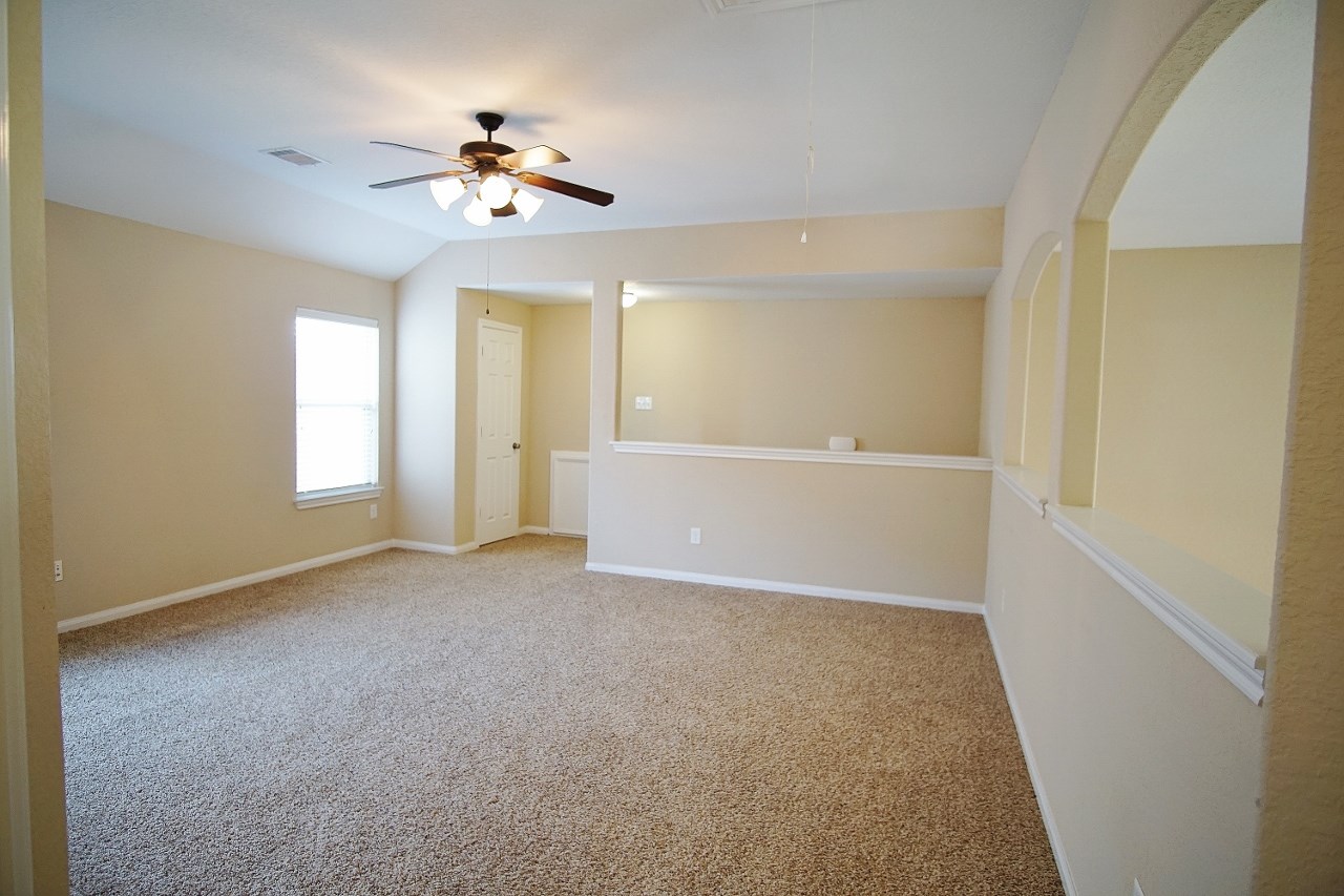 26834 Henson Falls Drive Property Photo 13