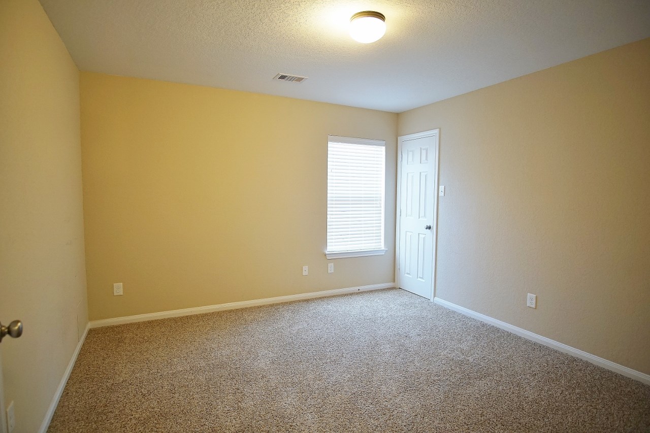 26834 Henson Falls Drive Property Photo 16