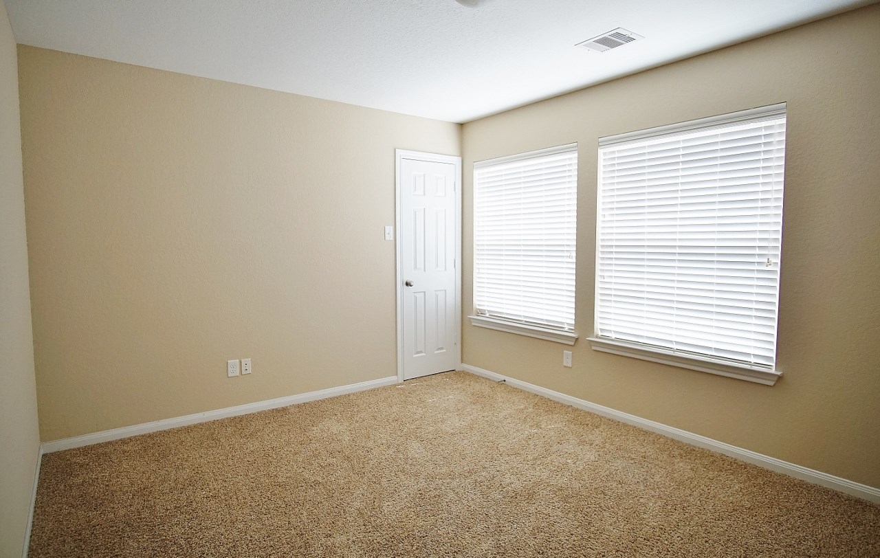 26834 Henson Falls Drive Property Photo 17