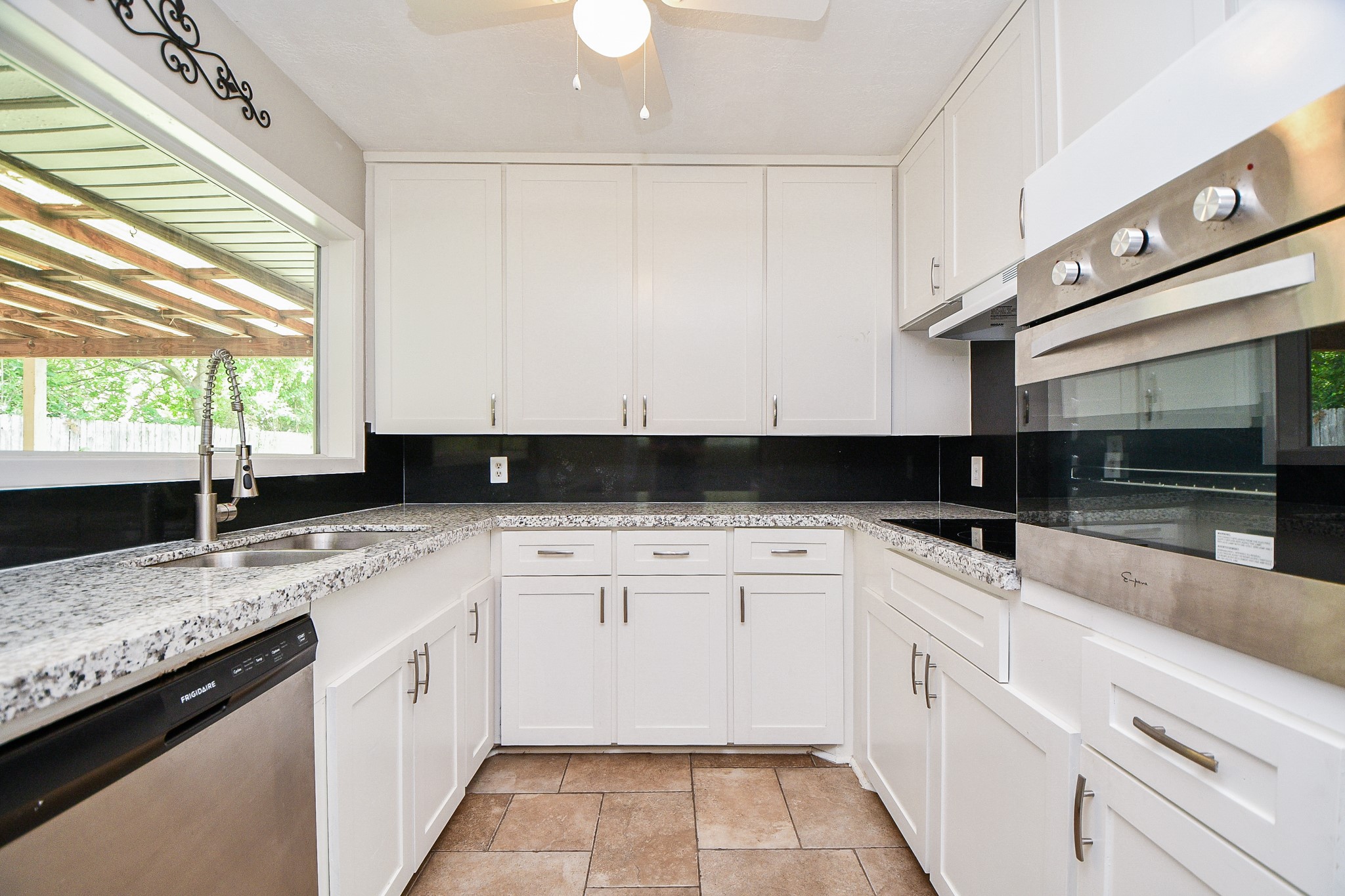 9614 Larston Street Property Photo 12