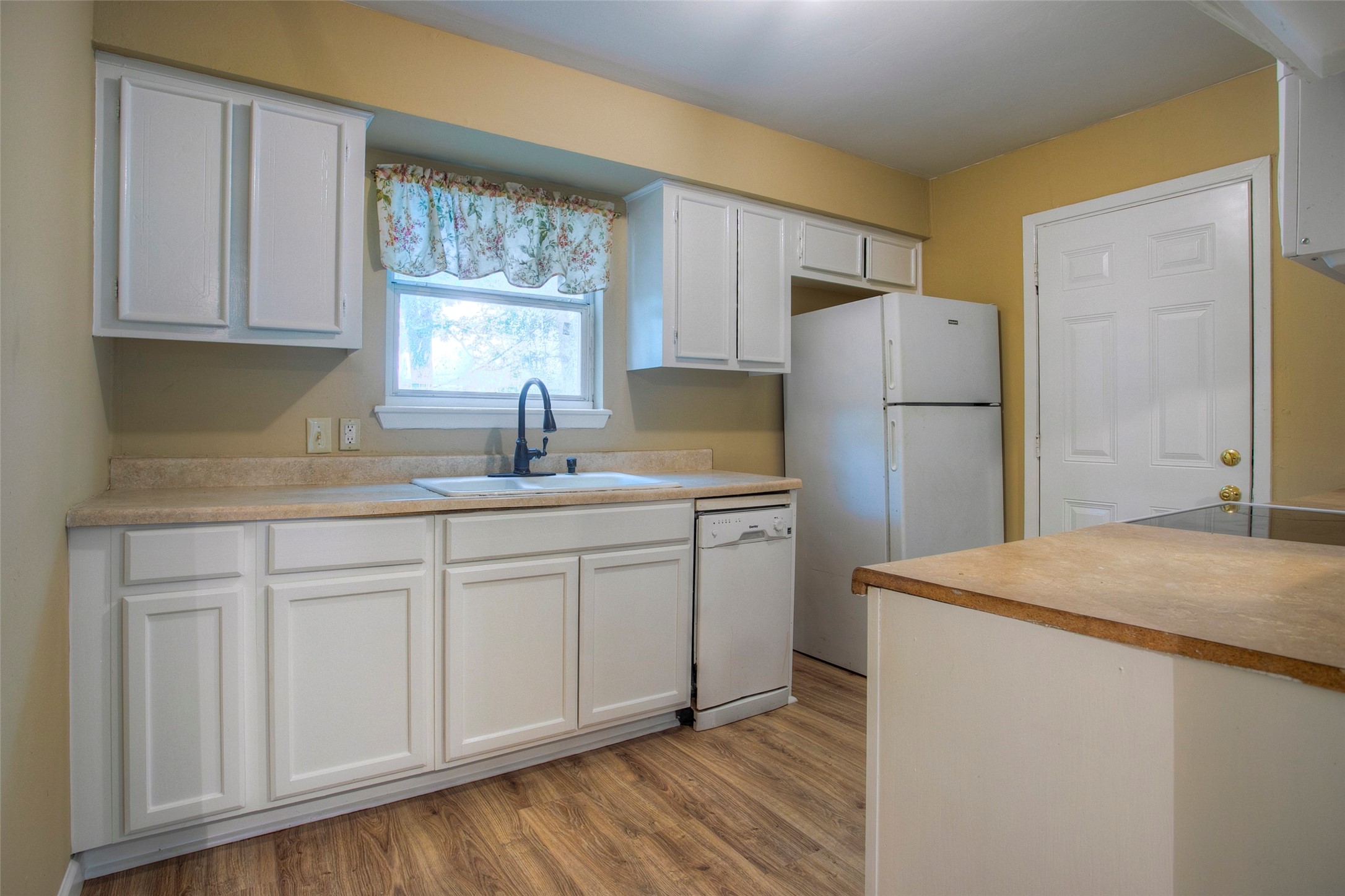 81 Westlake Road Property Photo 4