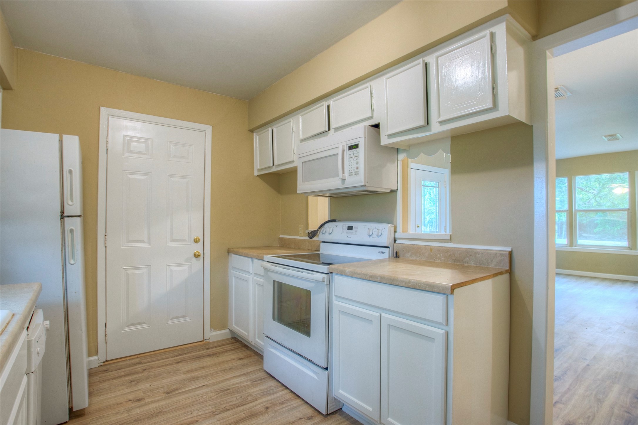 81 Westlake Road Property Photo 6