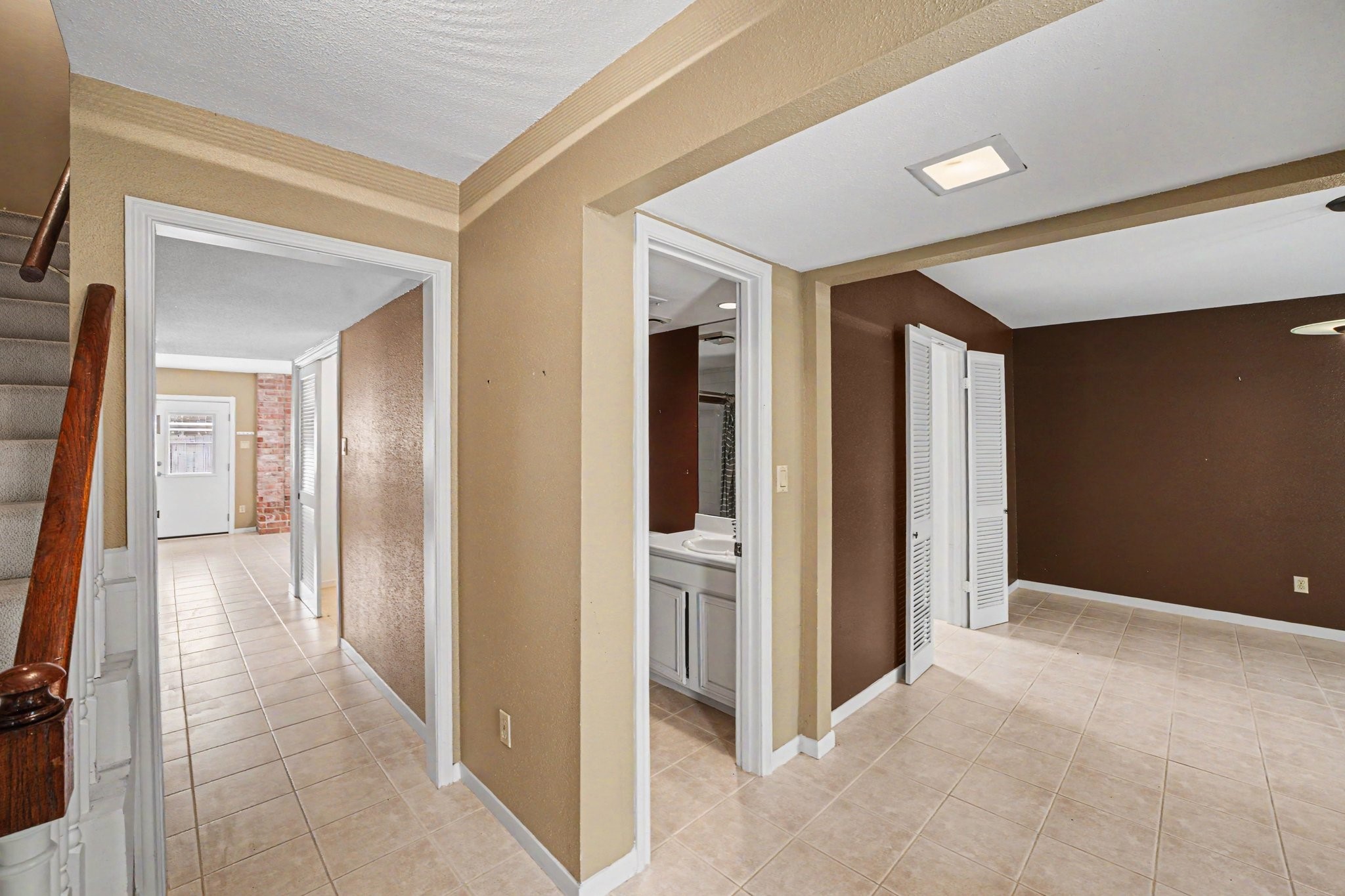 1661 W Sam Houston Parkway S Property Photo 6