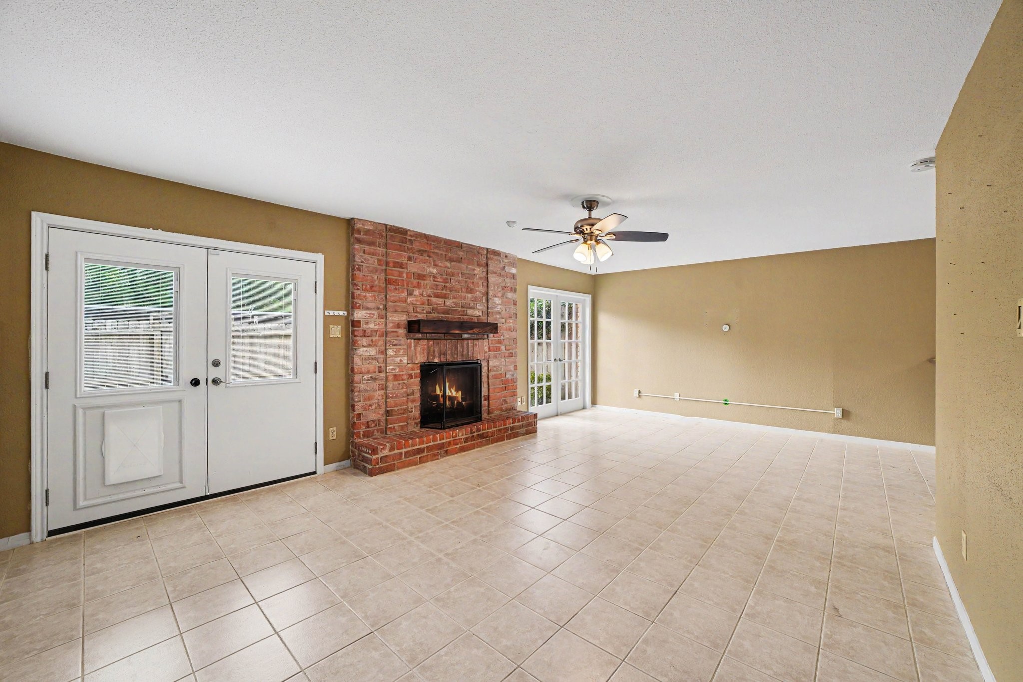 1661 W Sam Houston Parkway S Property Photo 11