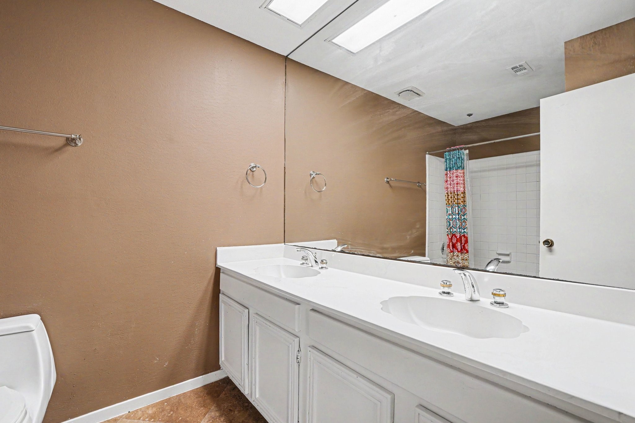 1661 W Sam Houston Parkway S Property Photo 15