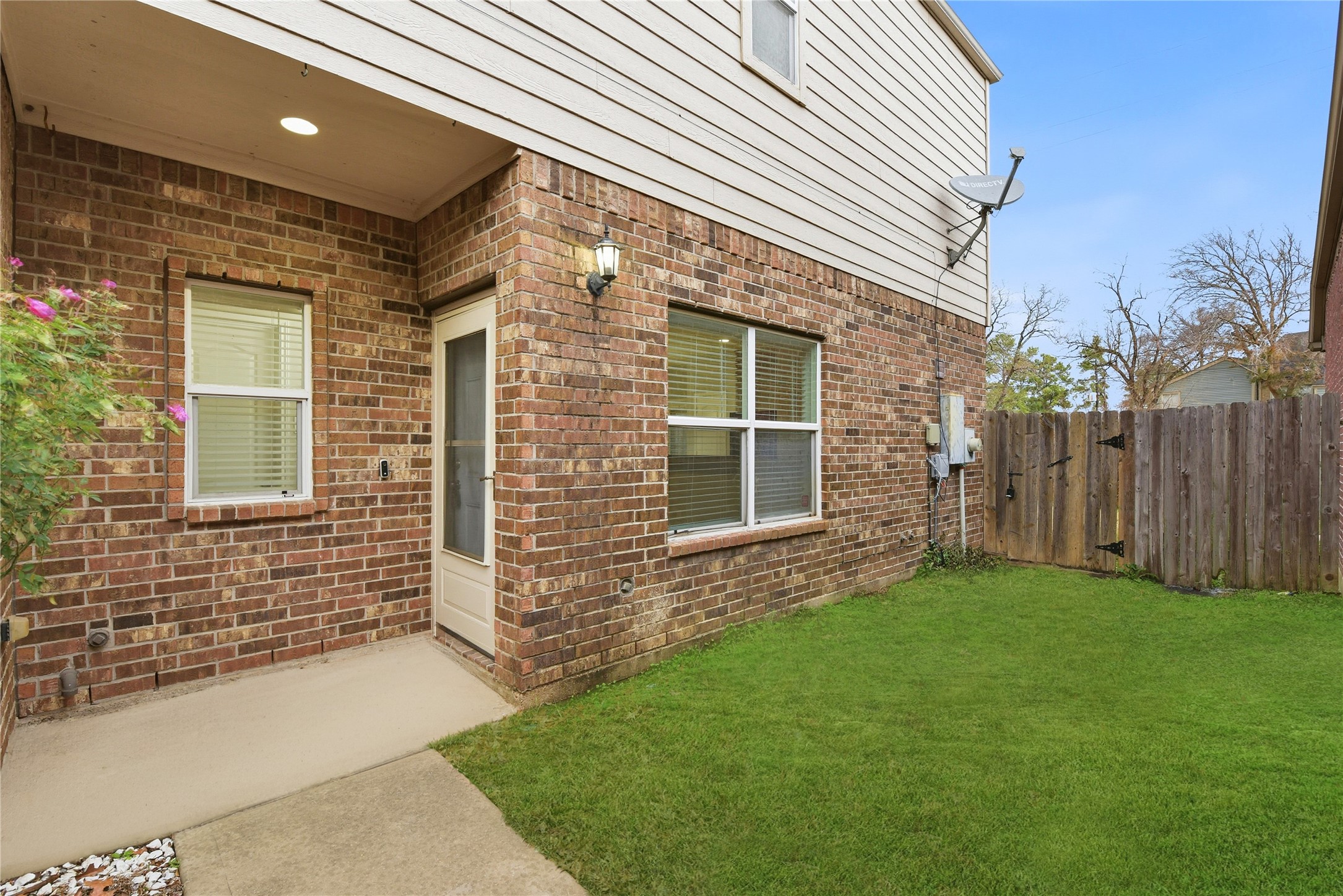17142 Amarose Drive Property Photo 4