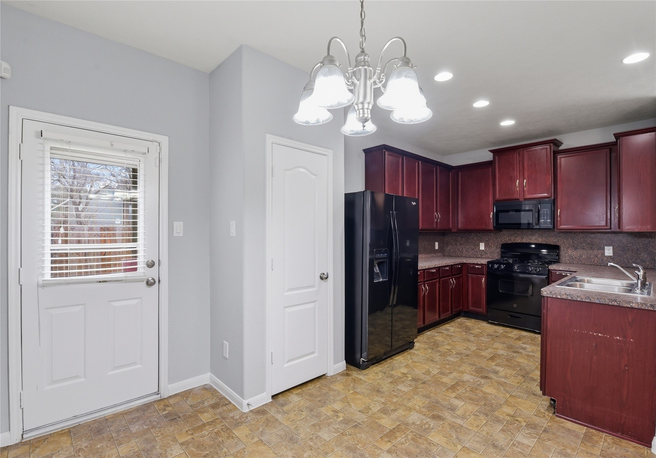 17142 Amarose Drive Property Photo 7